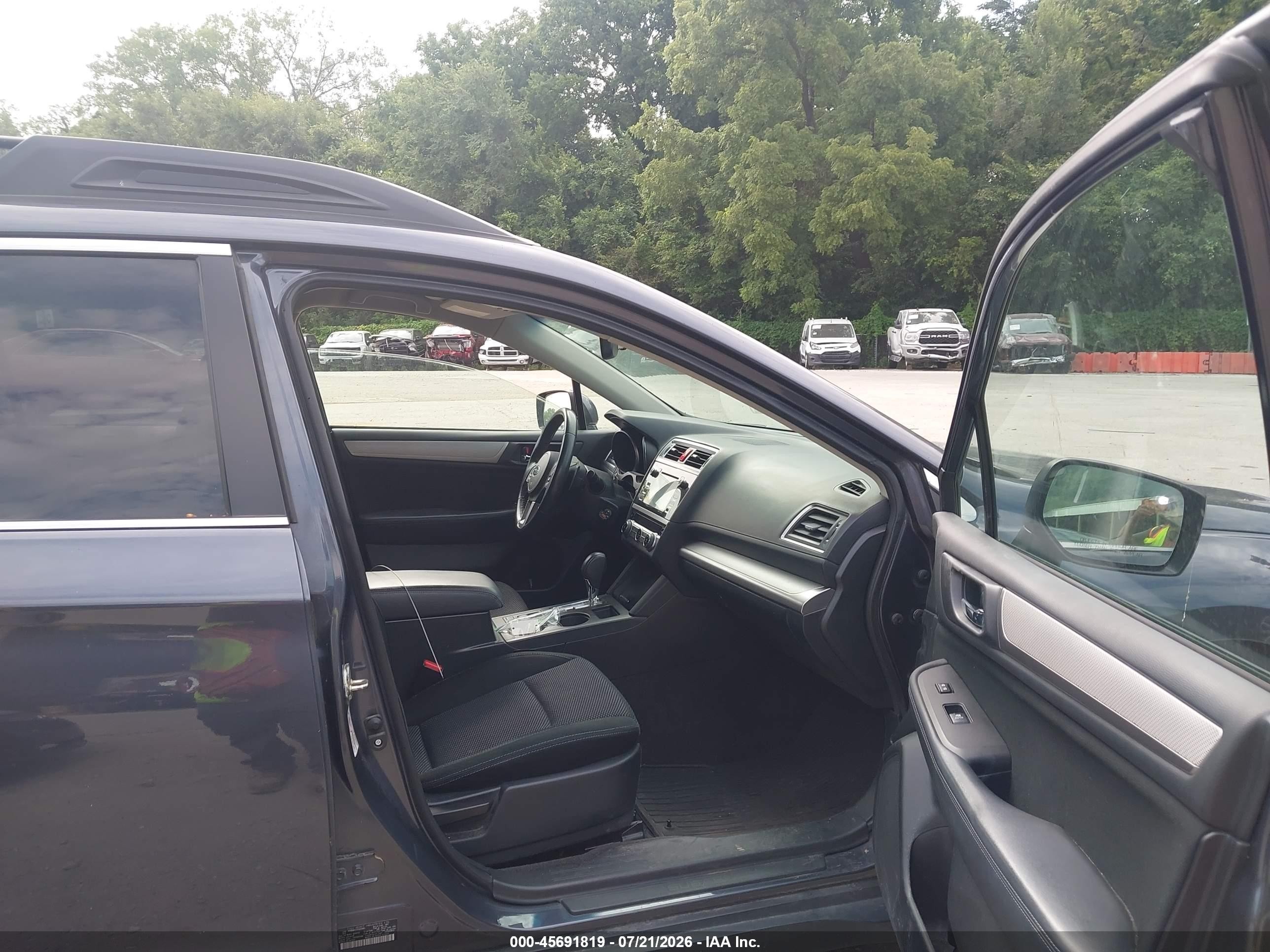 2015 Subaru Outback 2.5i Premium Gray vin: 4S4BSBCC1F3245803