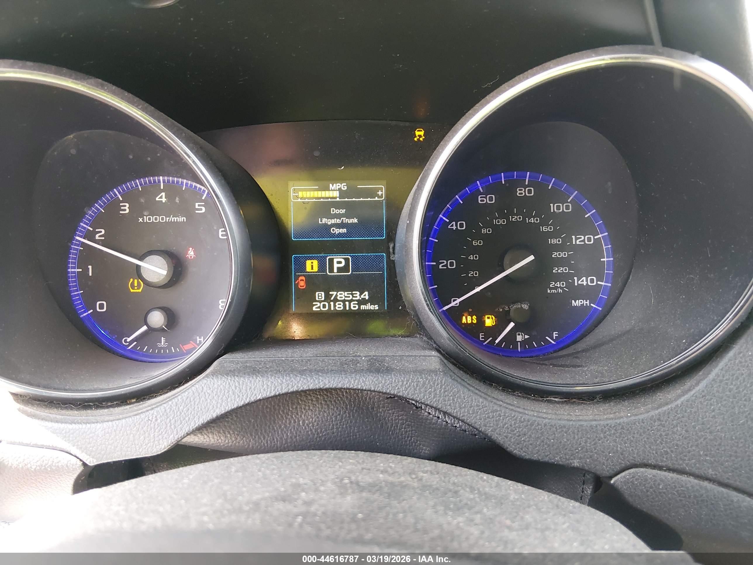 2015 Subaru Outback 2.5i Premium Серебряный vin: 4S4BSBCC2F3213331
