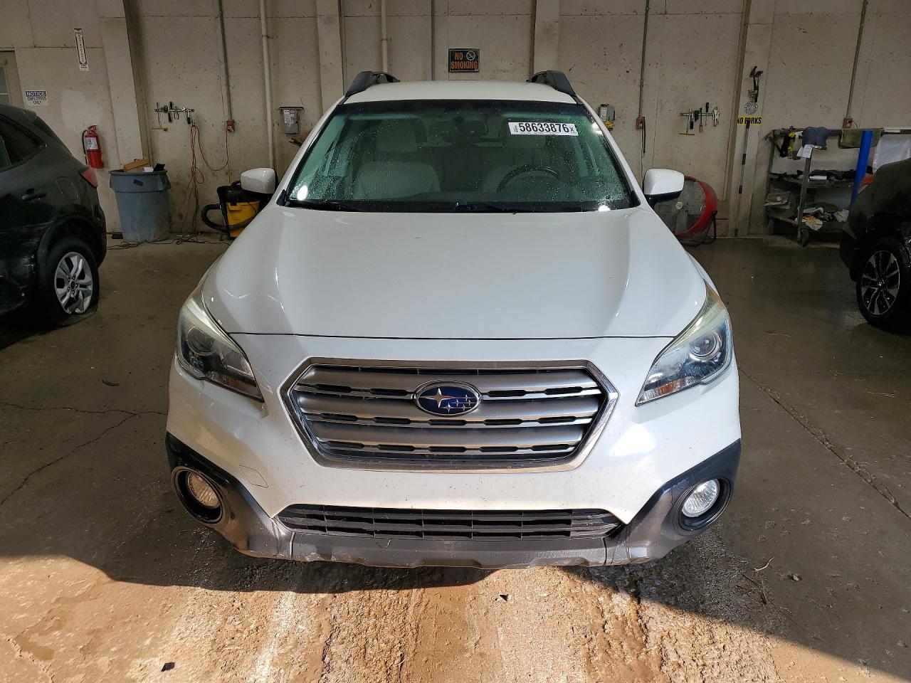 2015 Subaru Outback 2.5i Premium Белый vin: 4S4BSBCC2F3298669