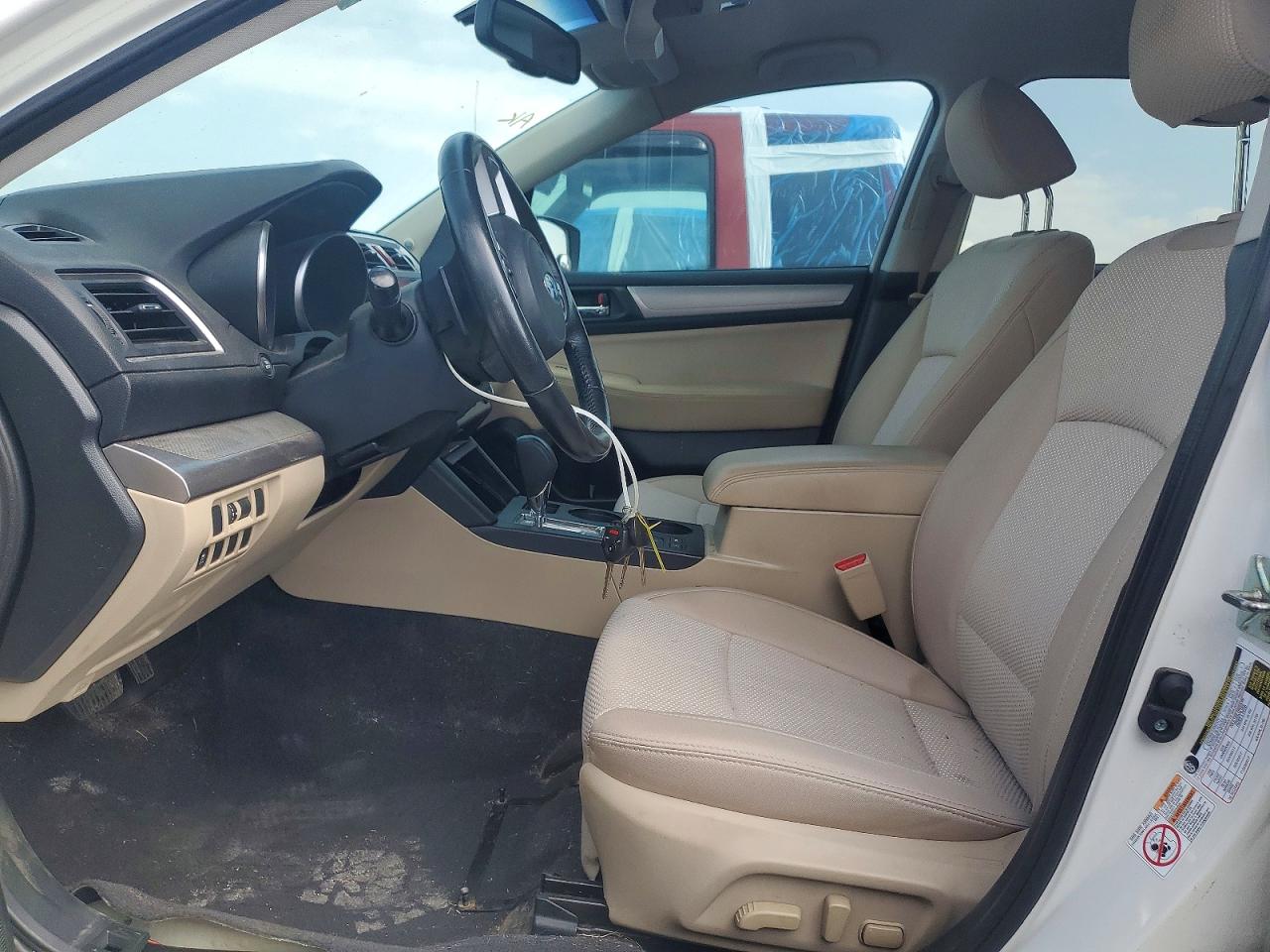 2015 Subaru Outback 2.5i Premium Белый vin: 4S4BSBCC2F3298669