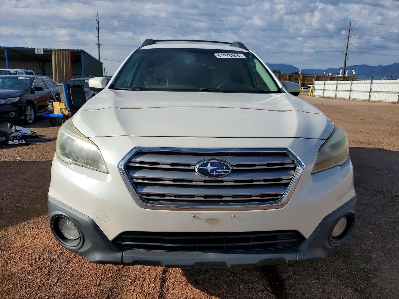 2015 Subaru Outback 2.5i Premium White vin: 4S4BSBCC4F3260943