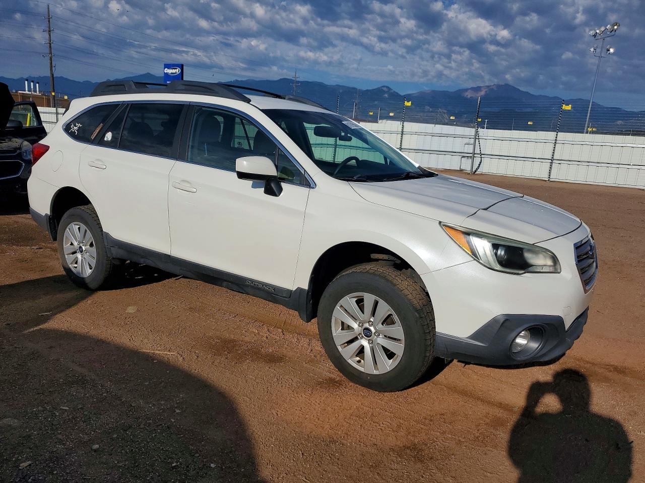 2015 Subaru Outback 2.5i Premium White vin: 4S4BSBCC4F3260943