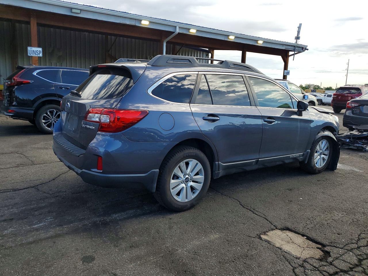 2015 Subaru Outback 2.5i Premium Gray vin: 4S4BSBCC4F3348438