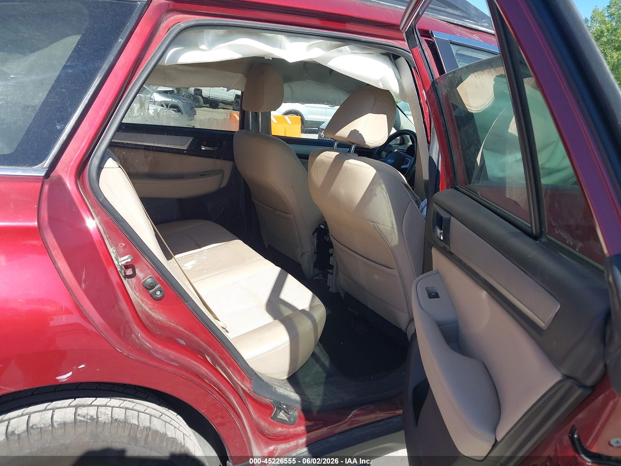 2015 Subaru Outback 2.5i Premium Красный vin: 4S4BSBCC5F3339974