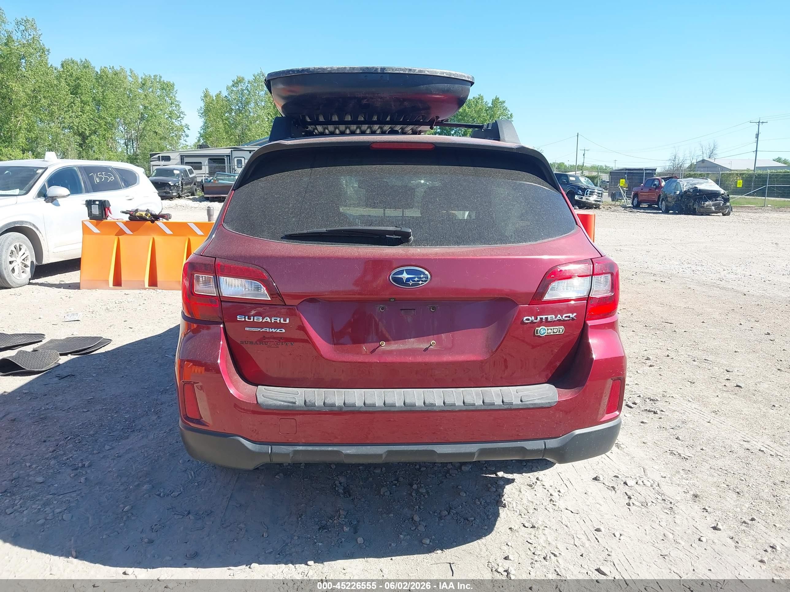 2015 Subaru Outback 2.5i Premium Красный vin: 4S4BSBCC5F3339974