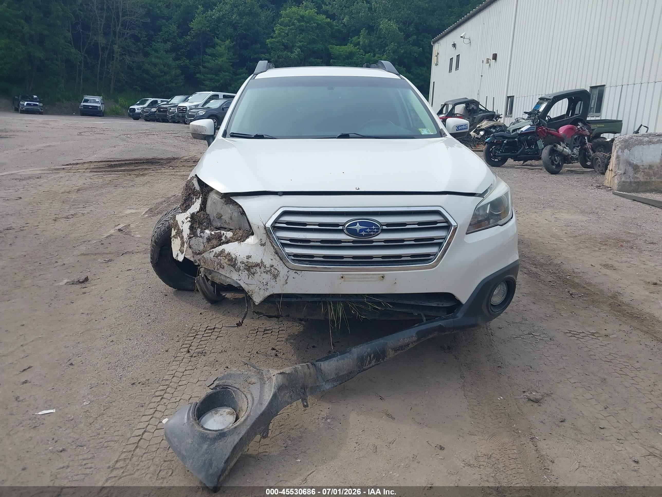 2015 Subaru Outback 2.5i Premium White vin: 4S4BSBCC7F3226155