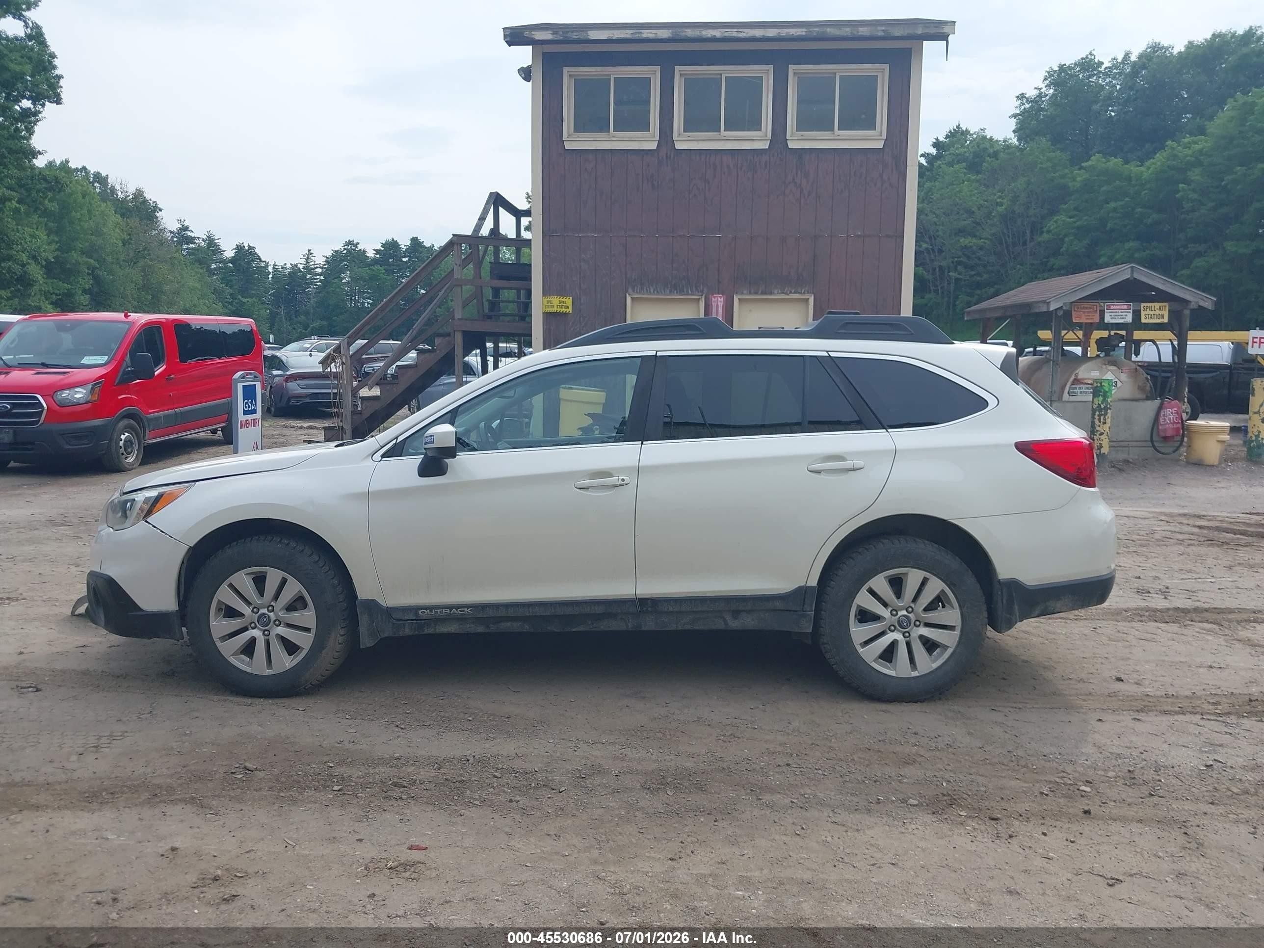 2015 Subaru Outback 2.5i Premium White vin: 4S4BSBCC7F3226155