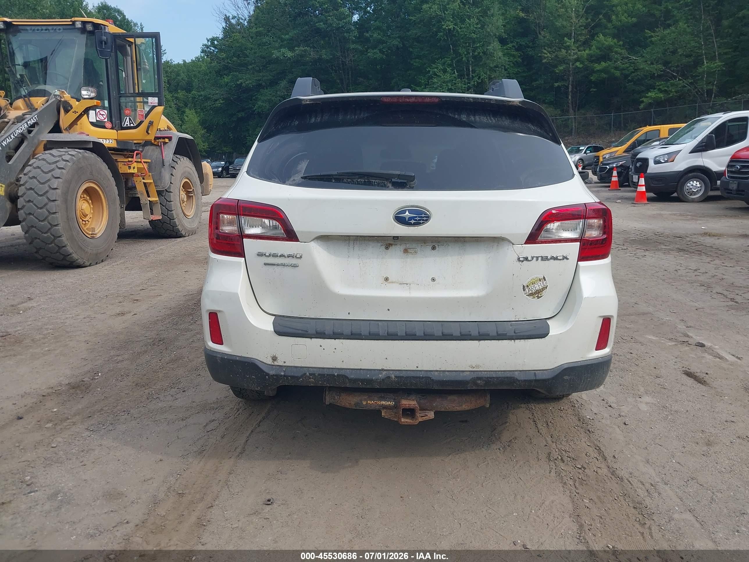 2015 Subaru Outback 2.5i Premium White vin: 4S4BSBCC7F3226155