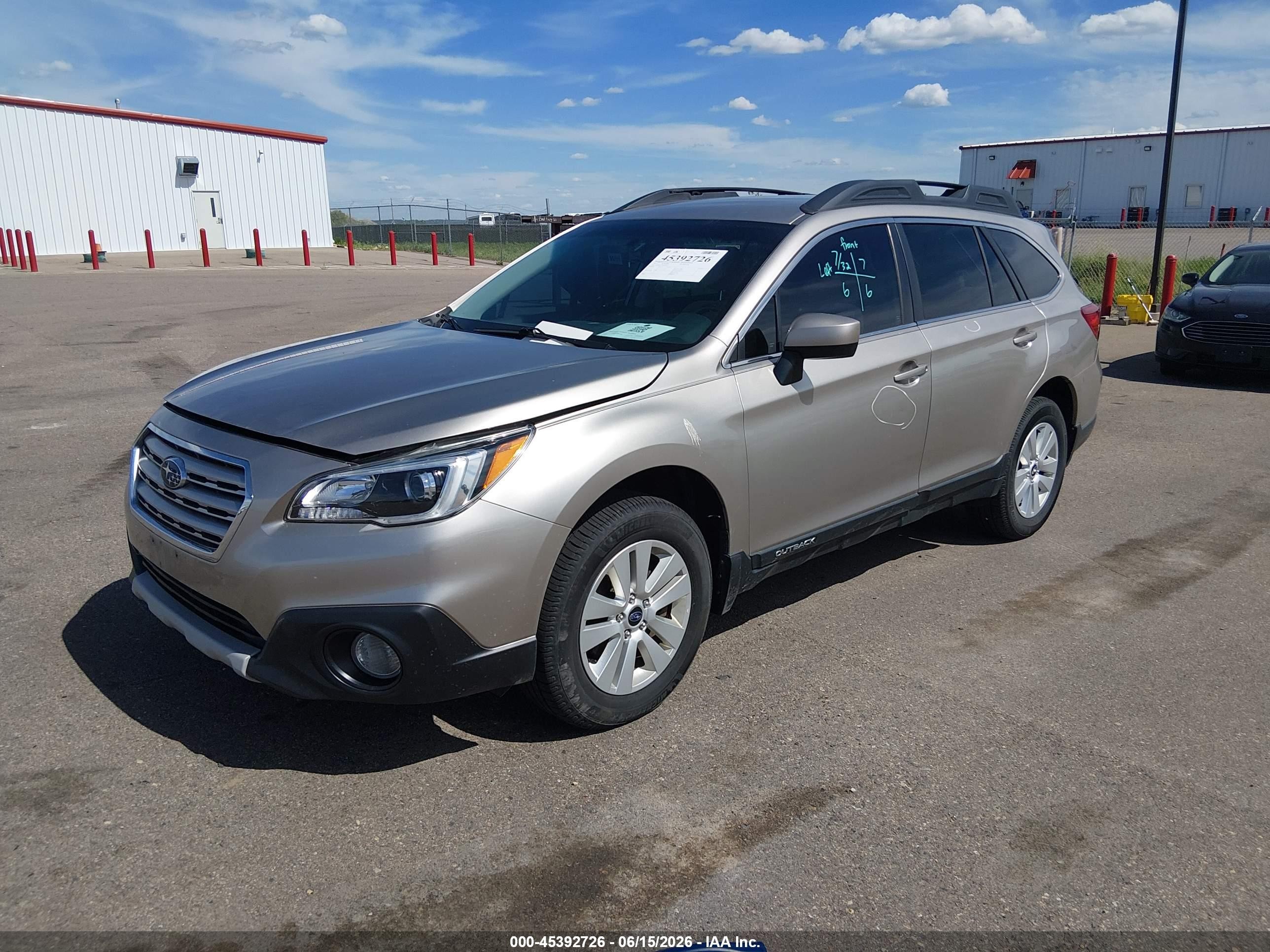 2015 Subaru Outback 2.5i Premium Gold vin: 4S4BSBCC7F3346148