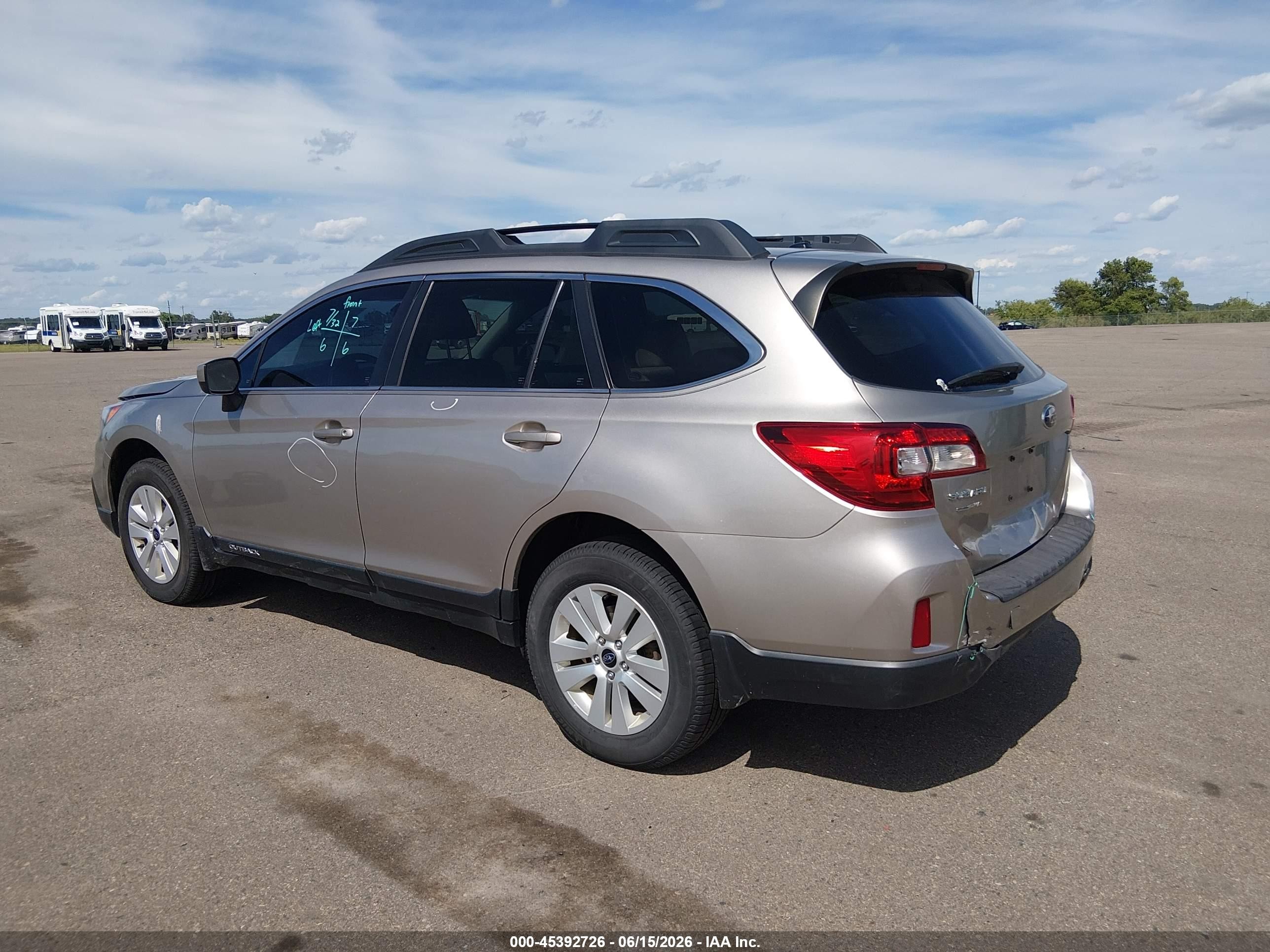 2015 Subaru Outback 2.5i Premium Gold vin: 4S4BSBCC7F3346148