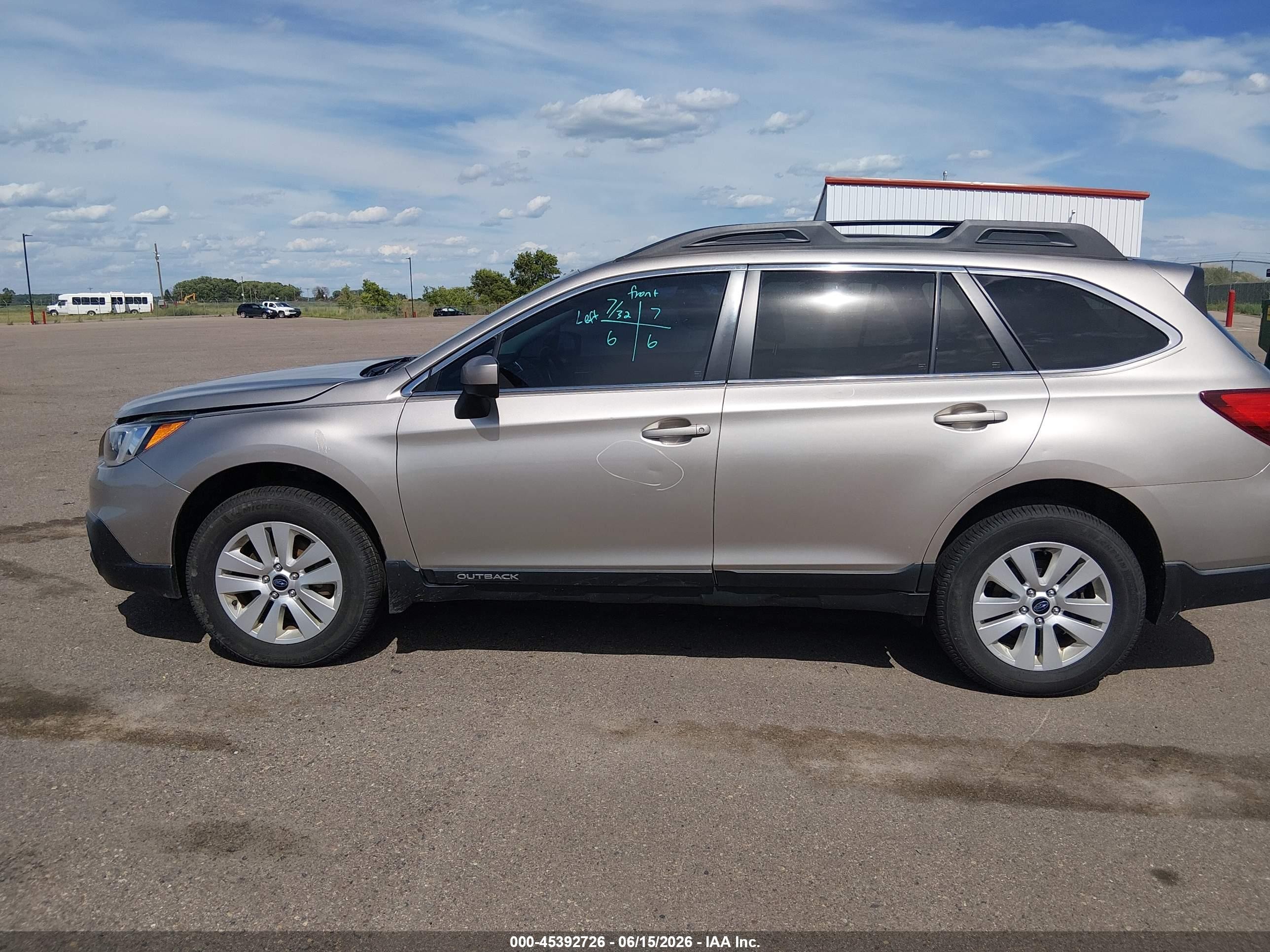 2015 Subaru Outback 2.5i Premium Gold vin: 4S4BSBCC7F3346148