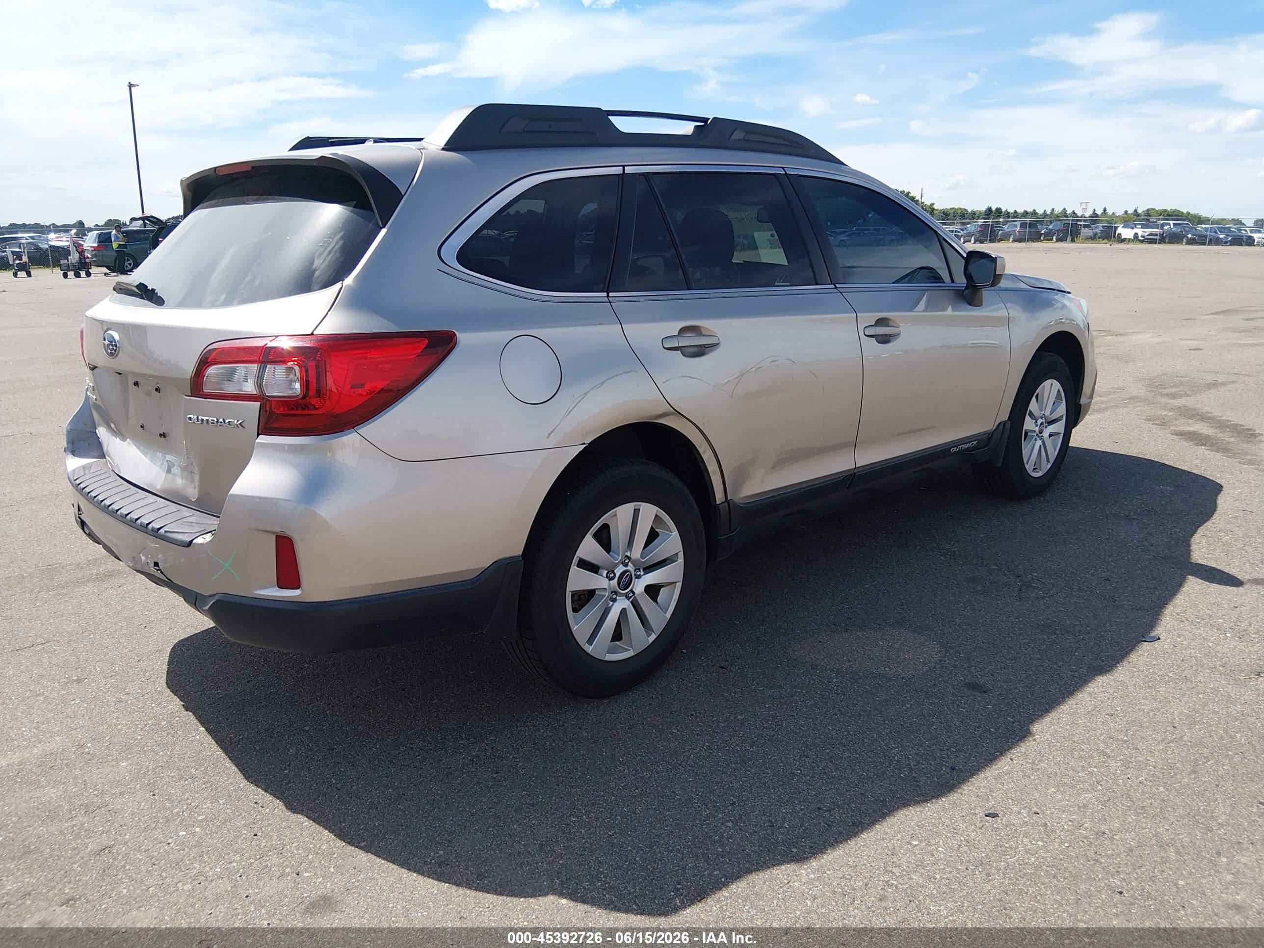 2015 Subaru Outback 2.5i Premium Gold vin: 4S4BSBCC7F3346148