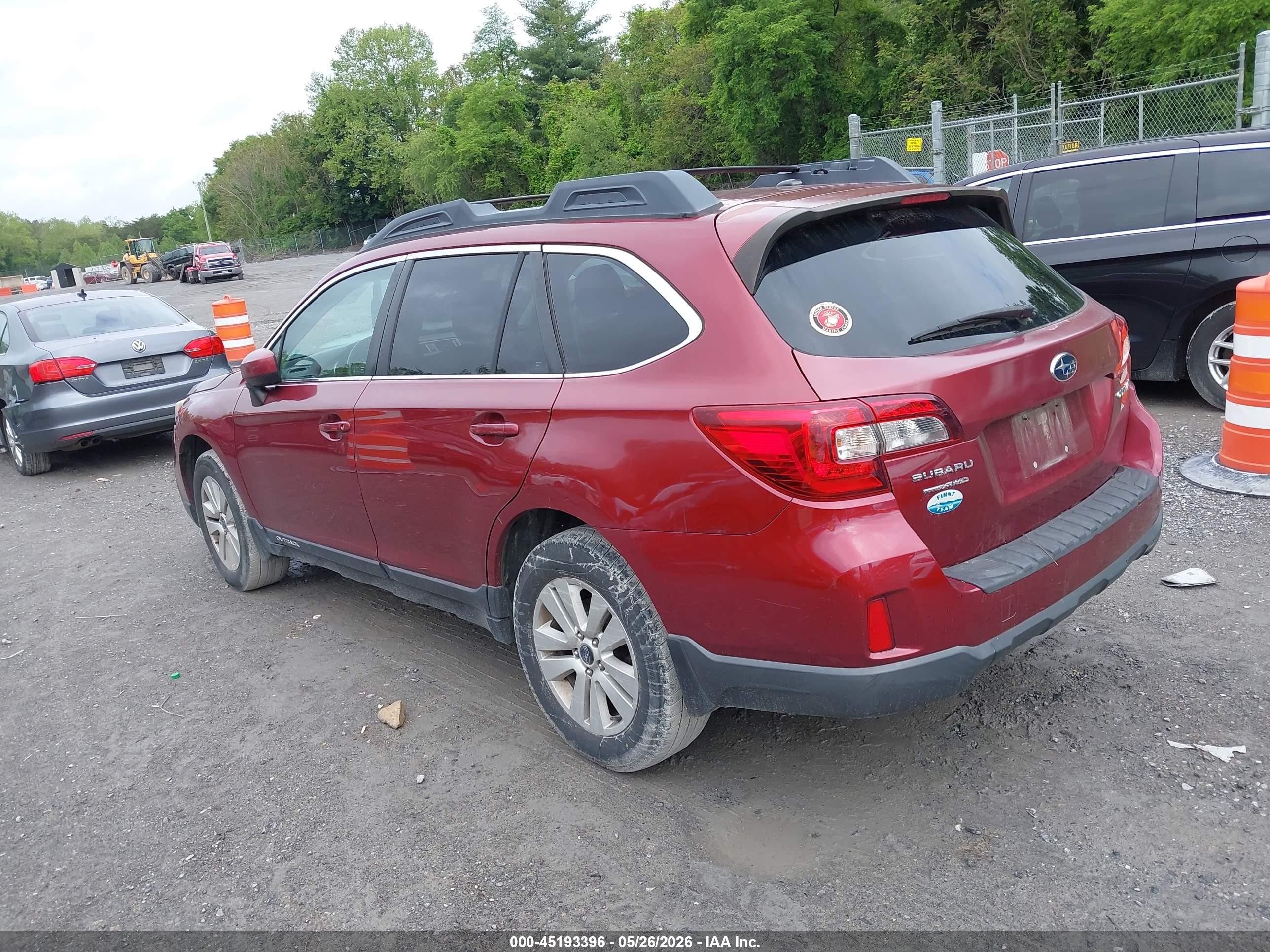 2015 Subaru Outback 2.5i Premium Red vin: 4S4BSBCC8F3246964