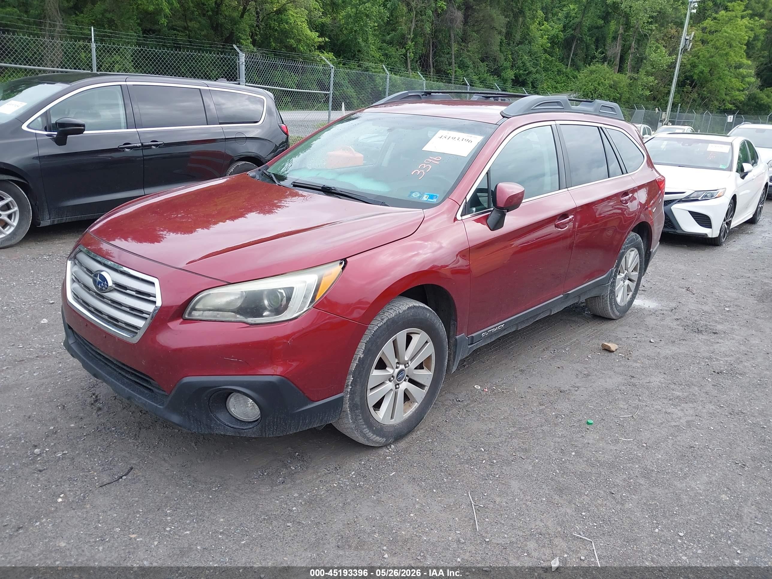 2015 Subaru Outback 2.5i Premium Red vin: 4S4BSBCC8F3246964