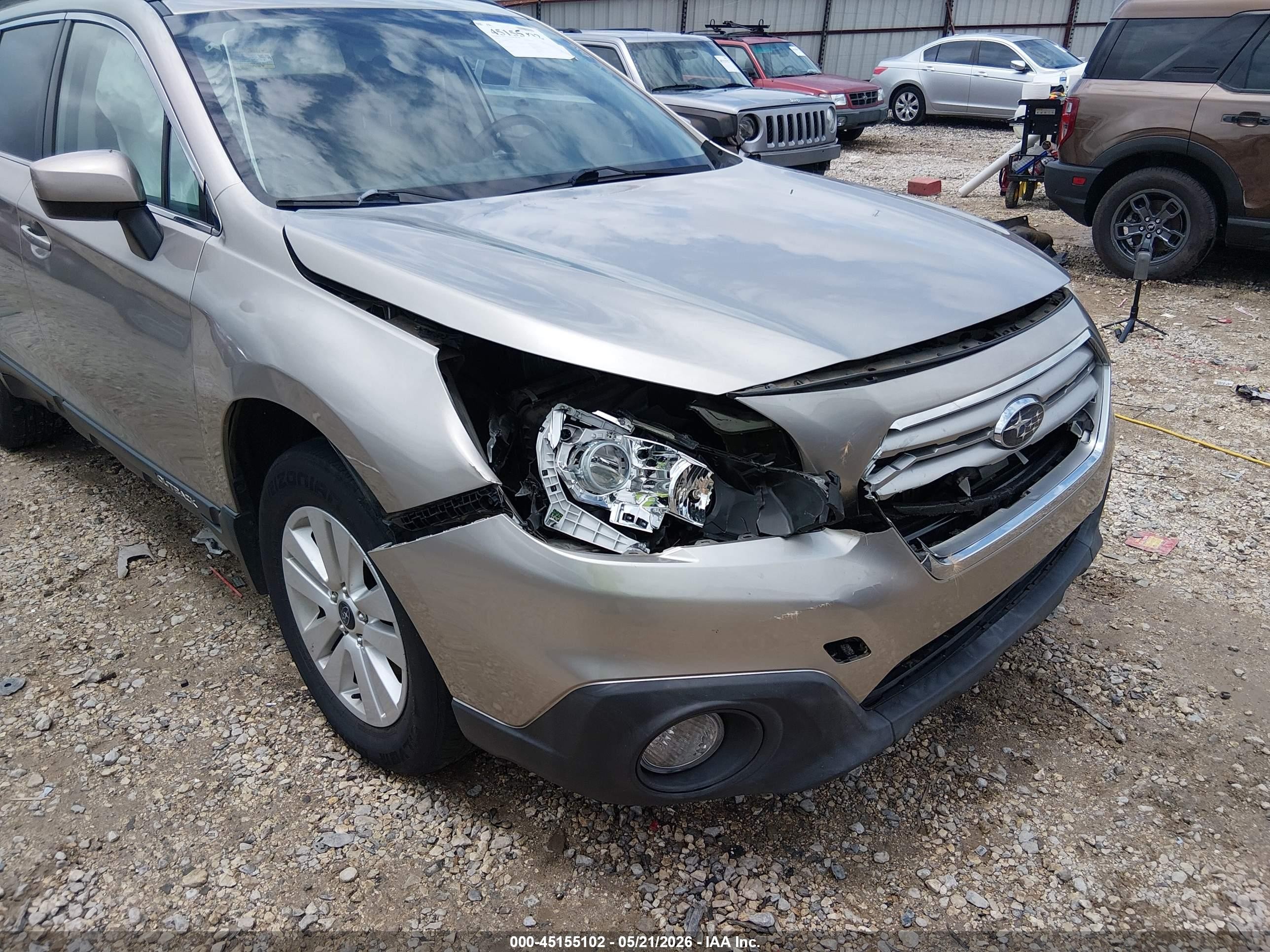 2015 Subaru Outback 2.5i Premium Silver vin: 4S4BSBCC9F3341615