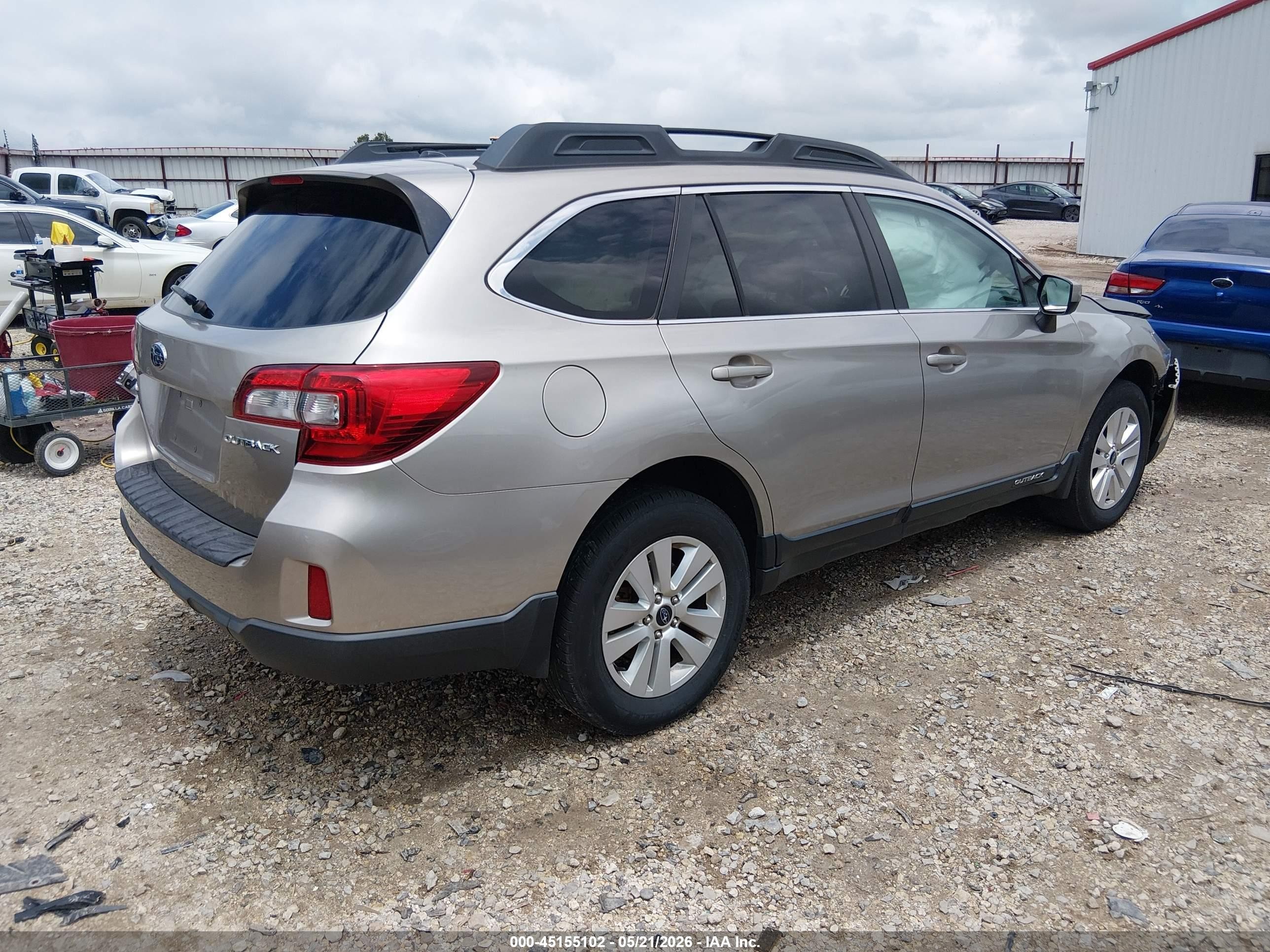 2015 Subaru Outback 2.5i Premium Silver vin: 4S4BSBCC9F3341615