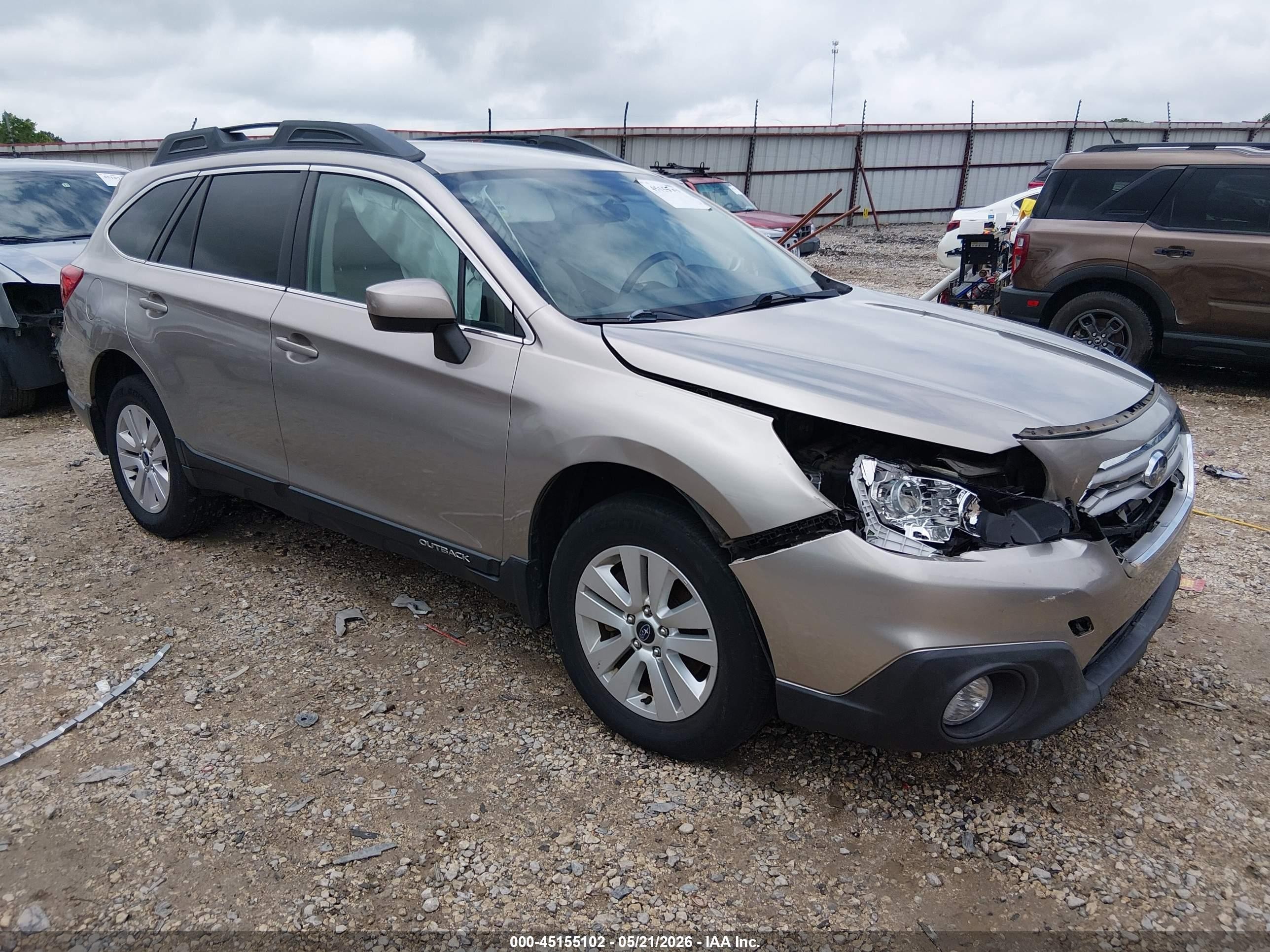 2015 Subaru Outback 2.5i Premium Silver vin: 4S4BSBCC9F3341615