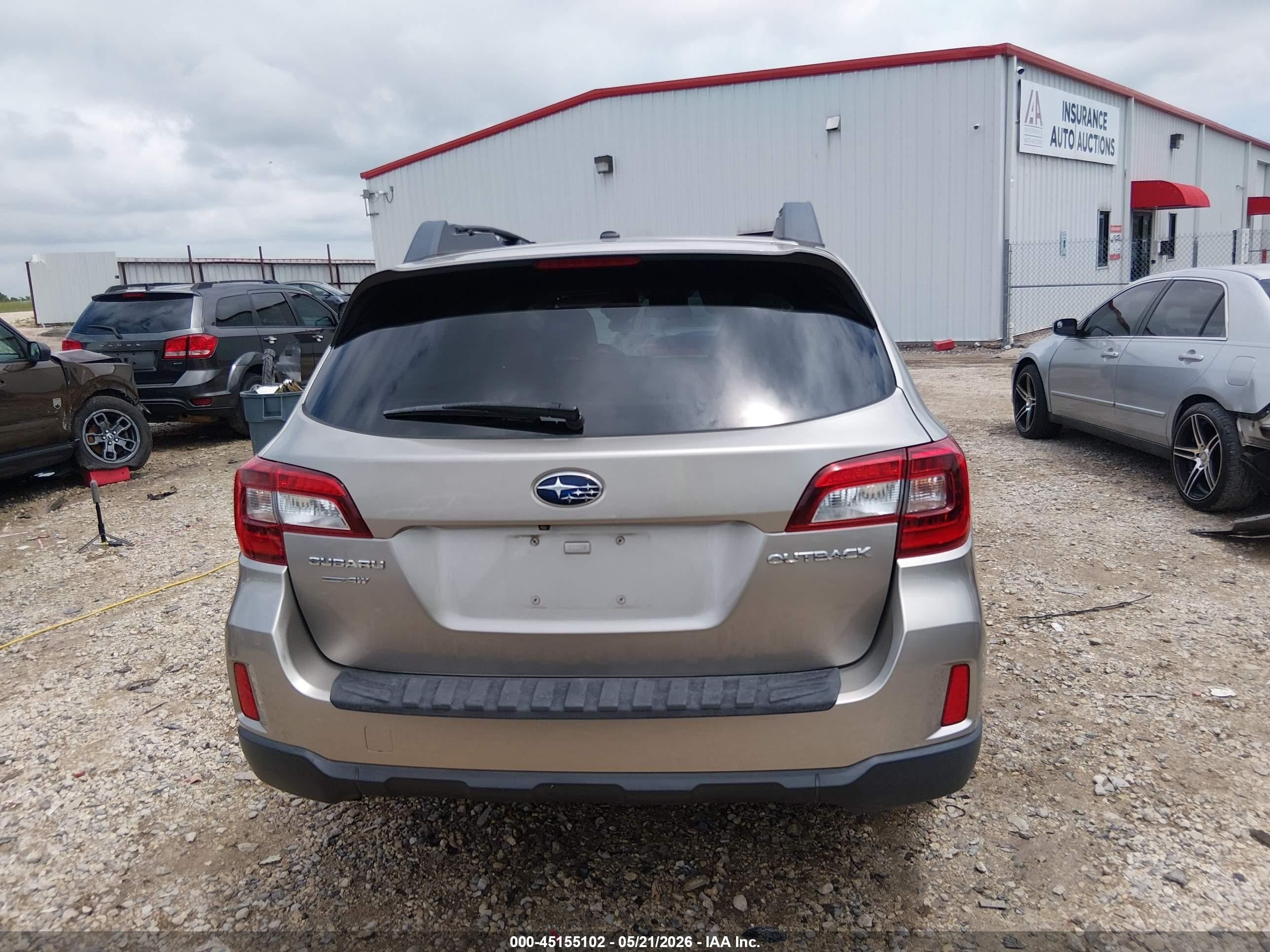 2015 Subaru Outback 2.5i Premium Silver vin: 4S4BSBCC9F3341615