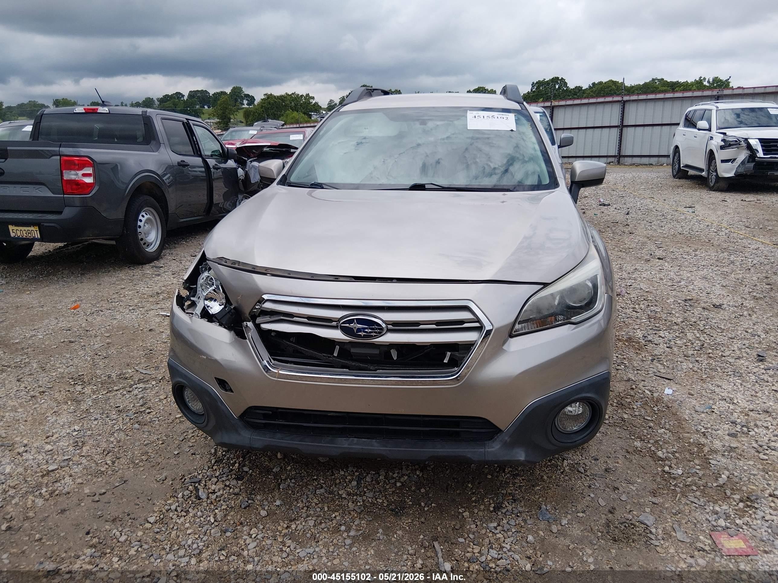 2015 Subaru Outback 2.5i Premium Silver vin: 4S4BSBCC9F3341615