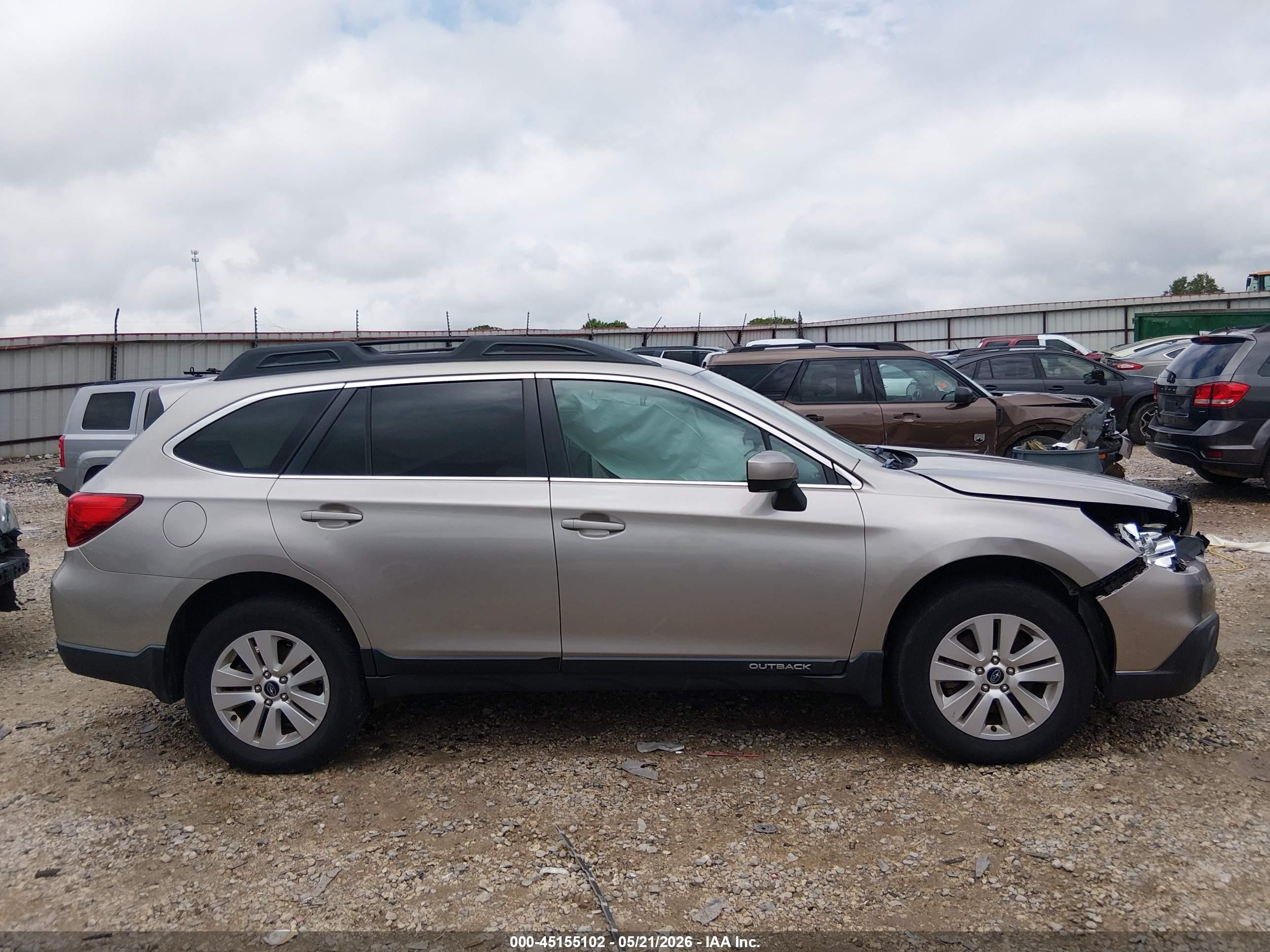 2015 Subaru Outback 2.5i Premium Silver vin: 4S4BSBCC9F3341615