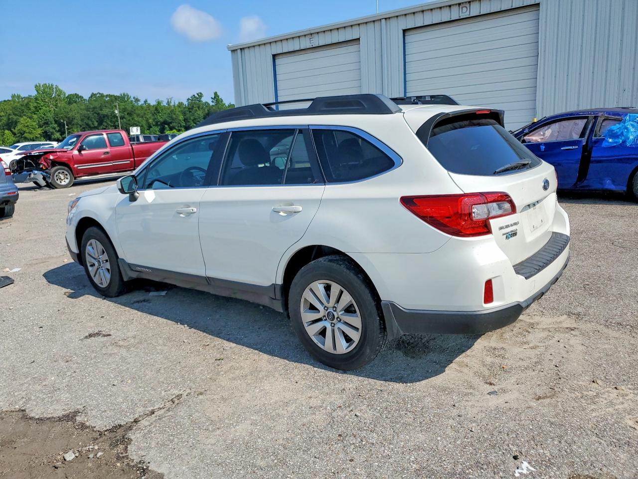 2015 Subaru Outback 2.5i Premium Белый vin: 4S4BSBCCXF3248313