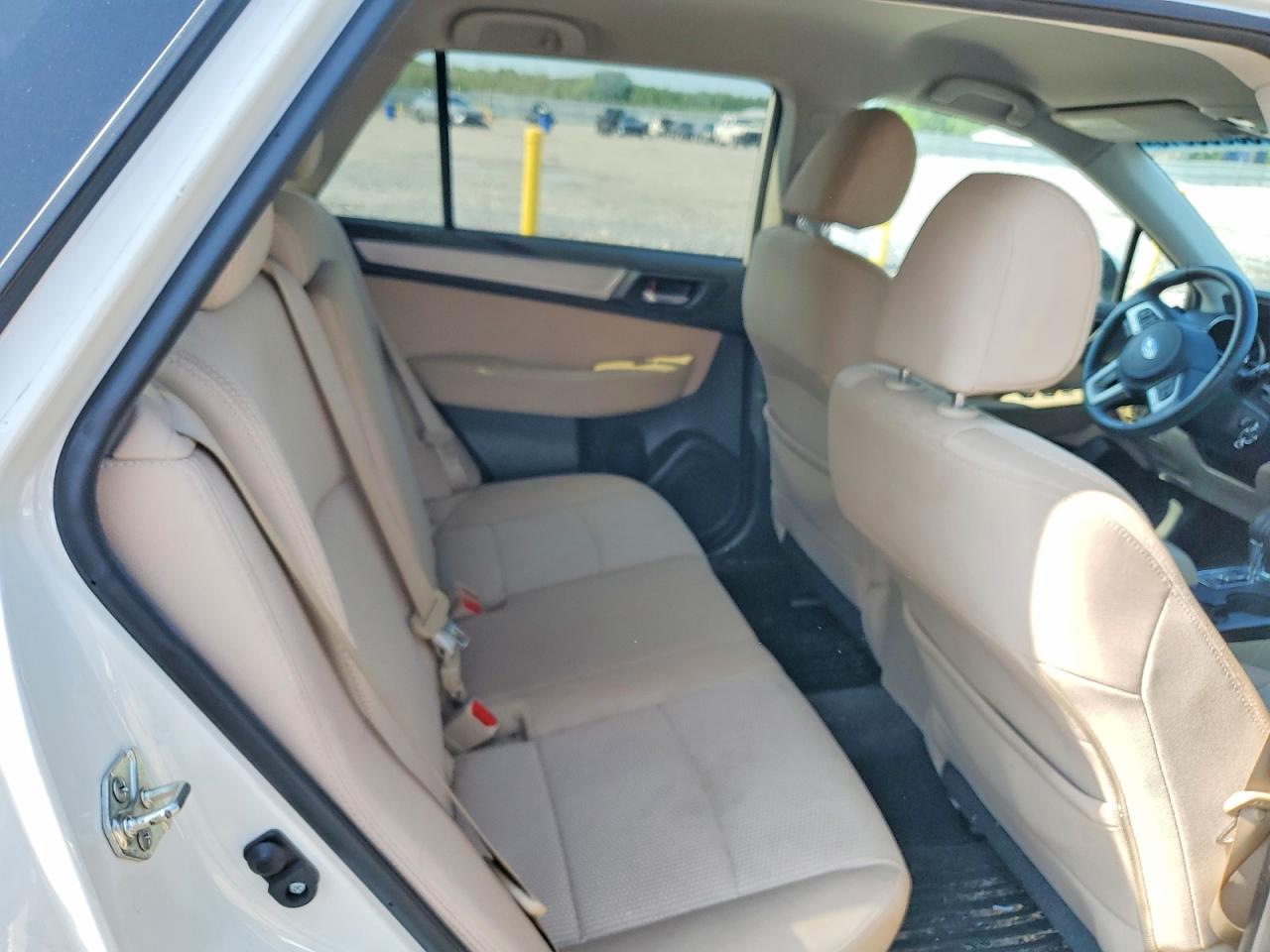 2015 Subaru Outback 2.5i Premium Белый vin: 4S4BSBCCXF3248313