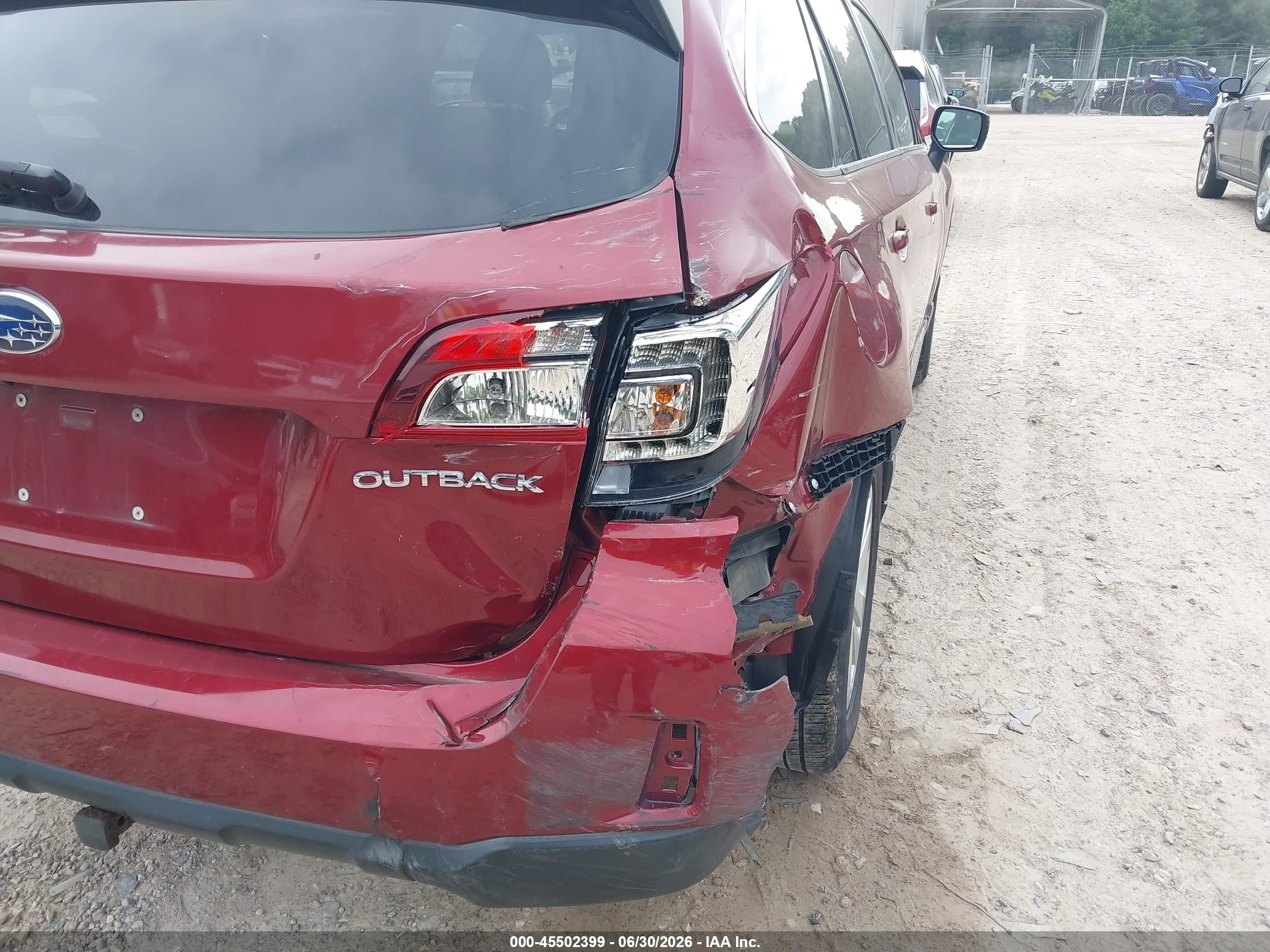 2015 Subaru Outback 2.5i Premium Red vin: 4S4BSBCCXF3288746