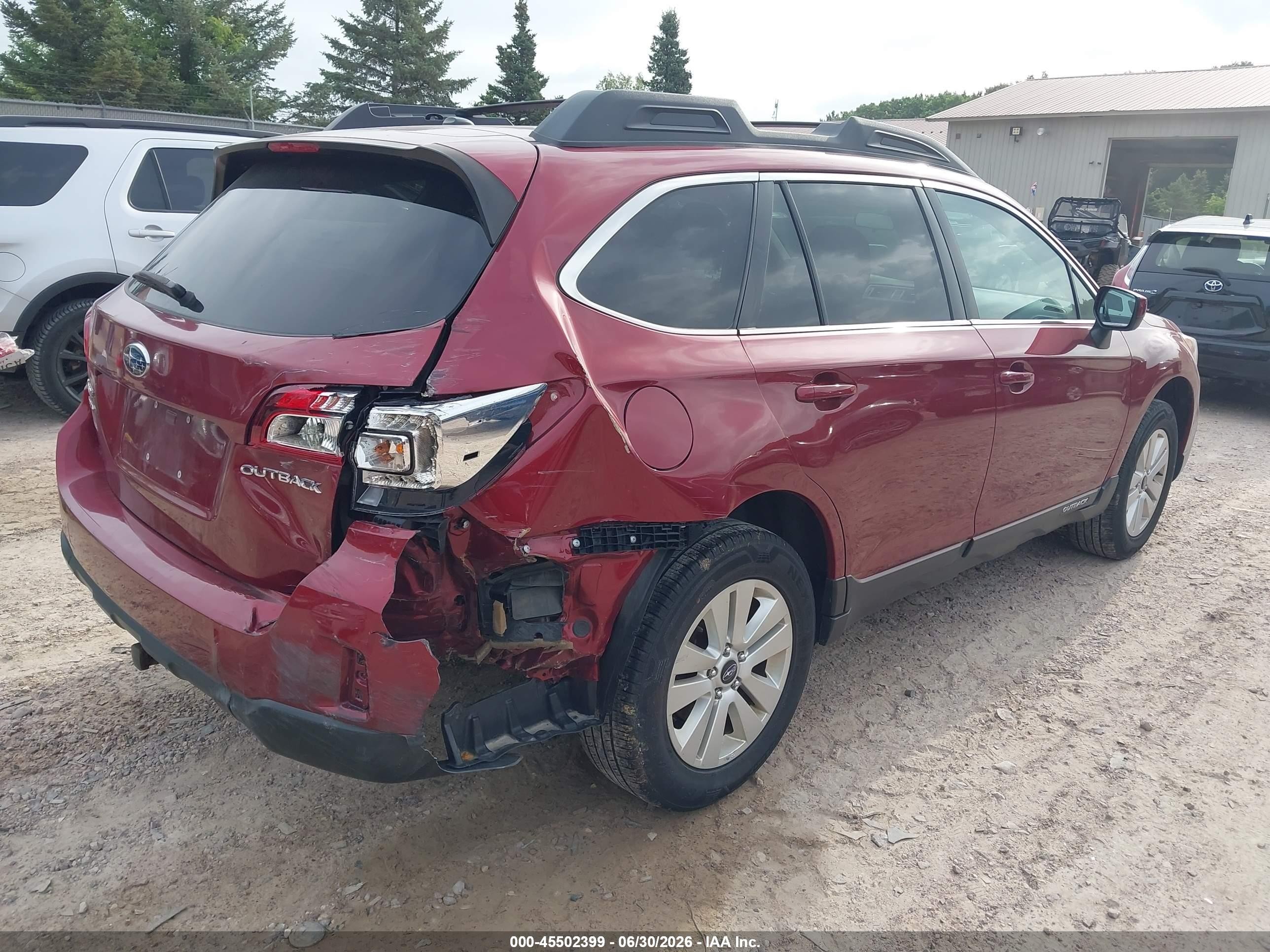 2015 Subaru Outback 2.5i Premium Red vin: 4S4BSBCCXF3288746