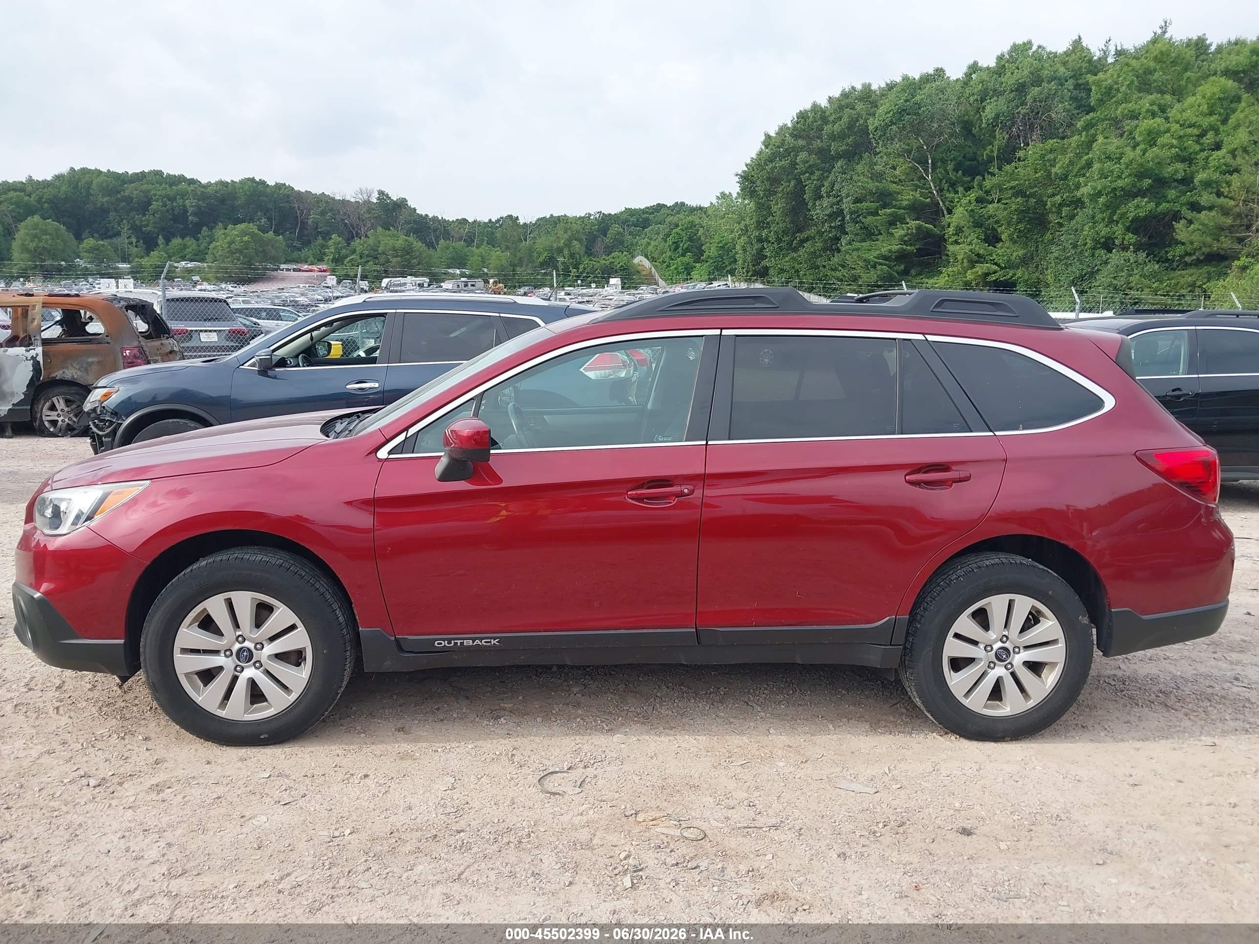 2015 Subaru Outback 2.5i Premium Red vin: 4S4BSBCCXF3288746