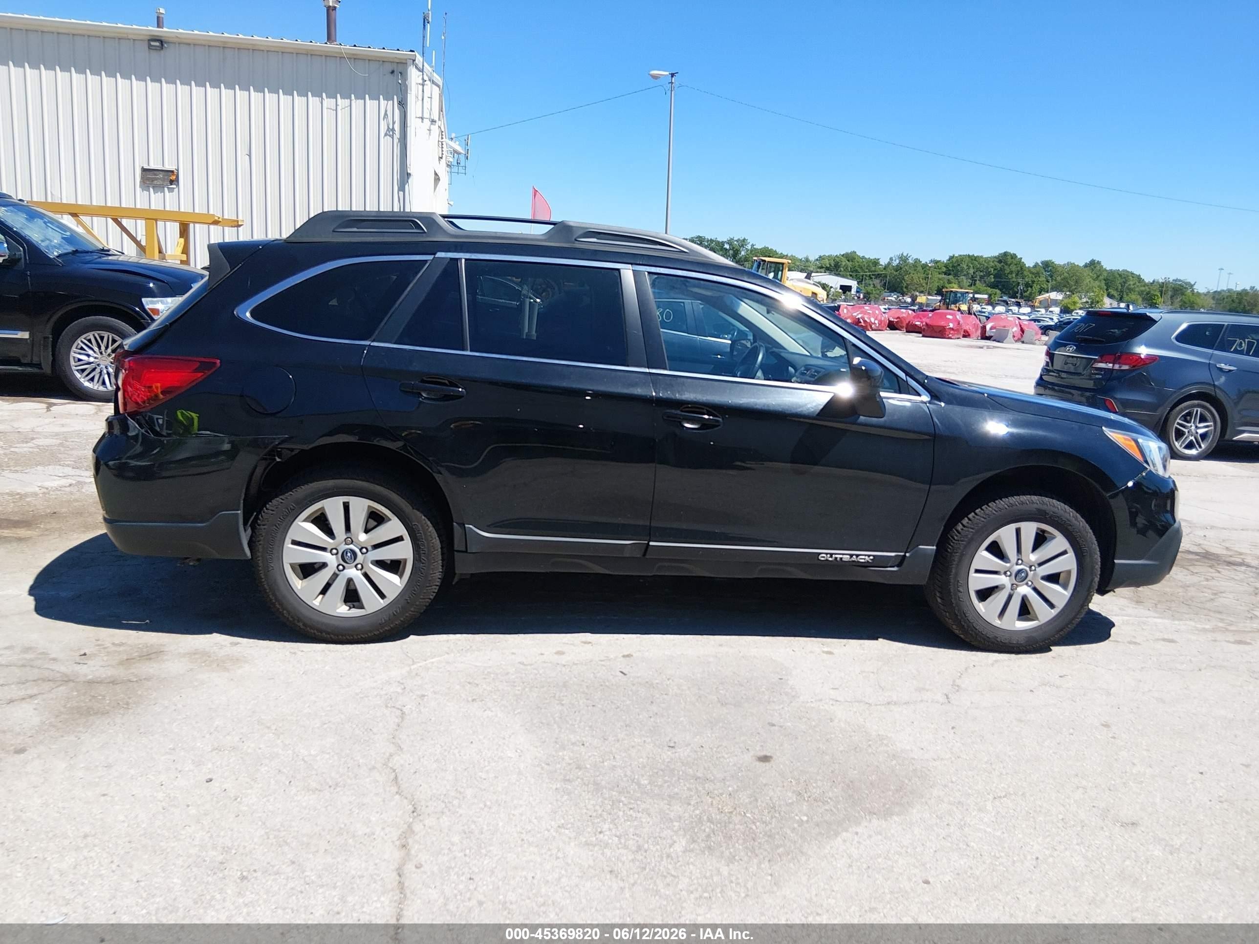 2015 Subaru Outback 2.5i Premium Black vin: 4S4BSBCCXF3300961