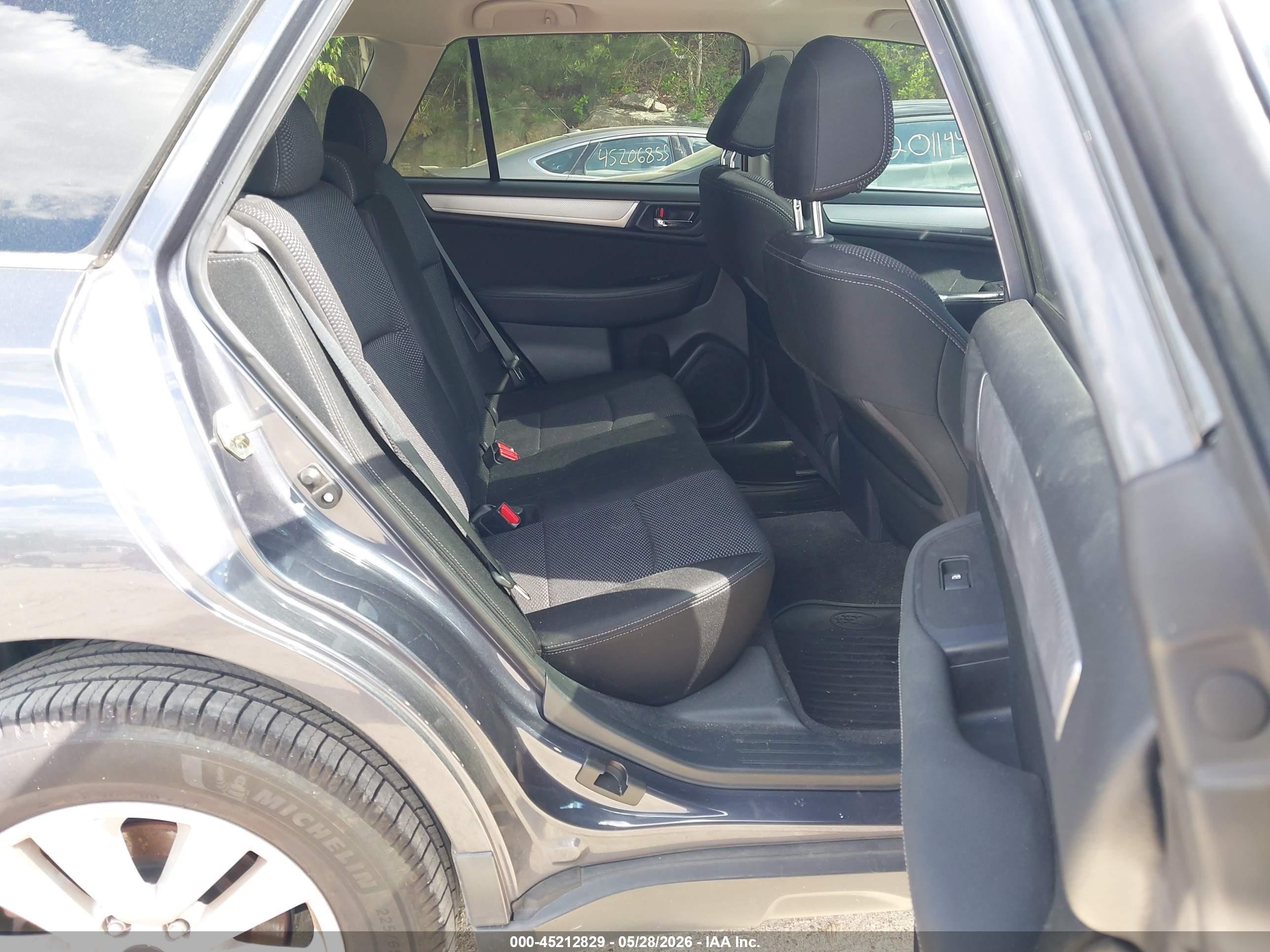 2015 Subaru Outback 2.5i Premium Gray vin: 4S4BSBDC0F3225668