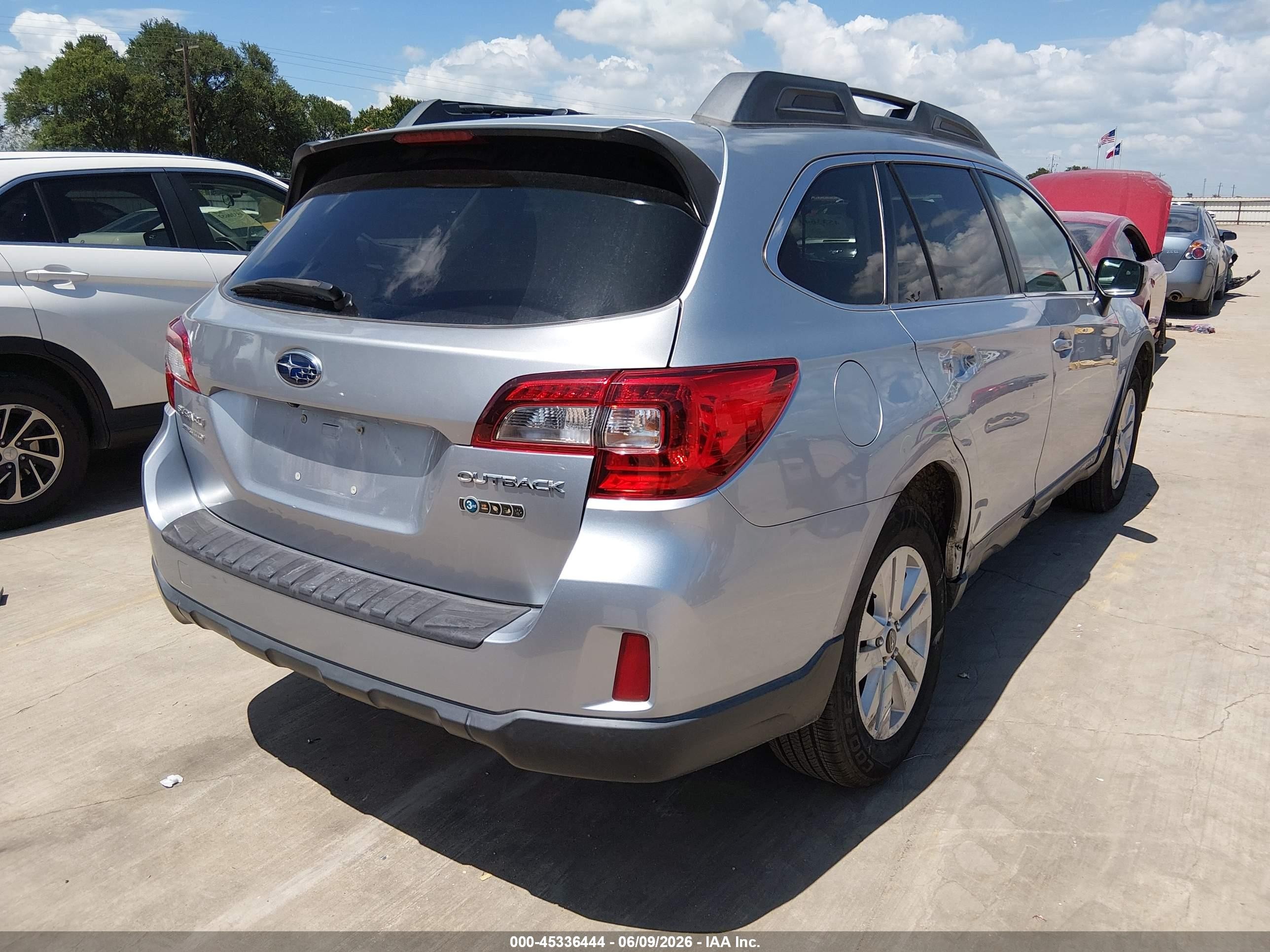 2015 Subaru Outback 2.5i Premium Silver vin: 4S4BSBDC2F3276833