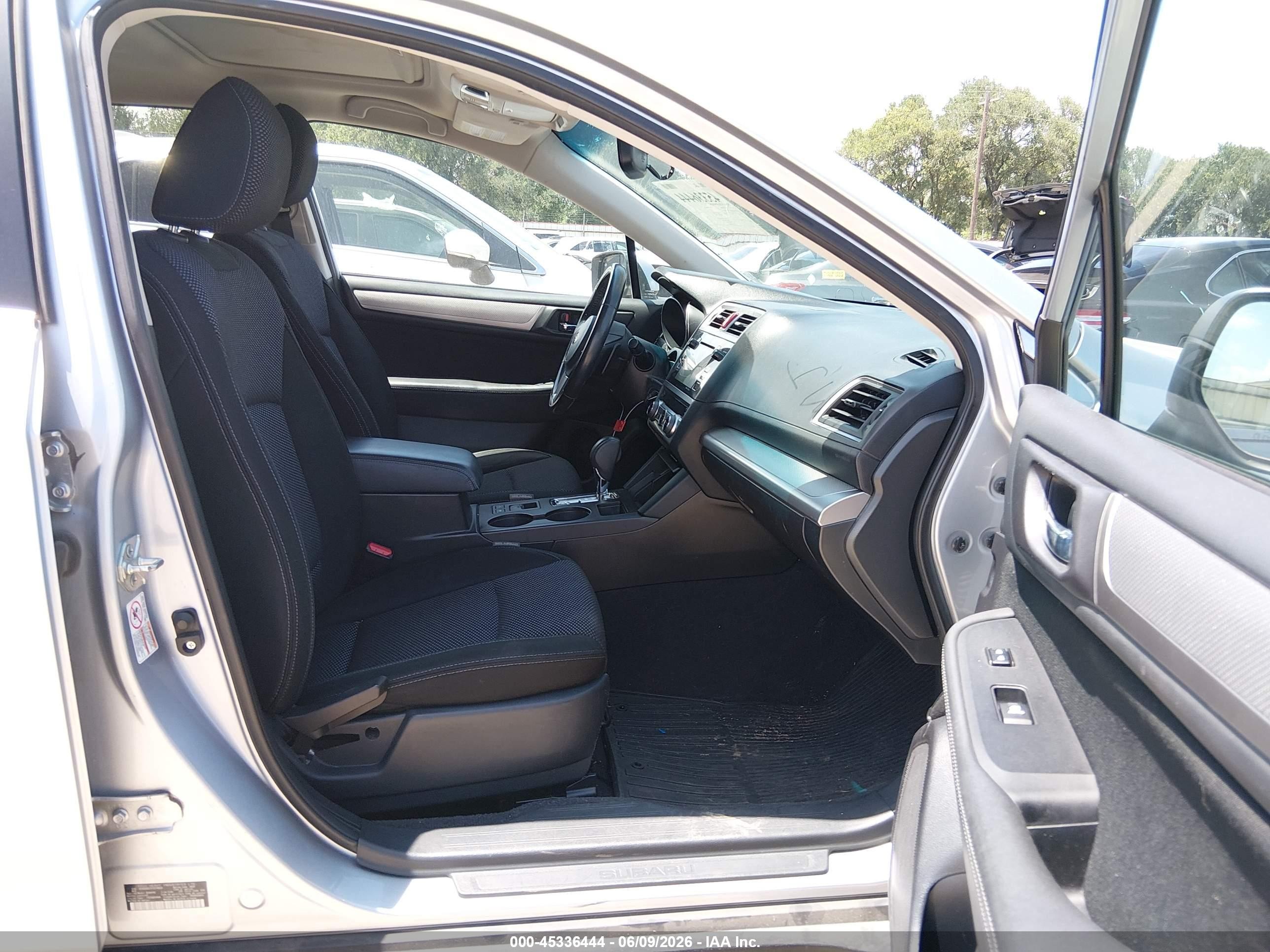 2015 Subaru Outback 2.5i Premium Silver vin: 4S4BSBDC2F3276833