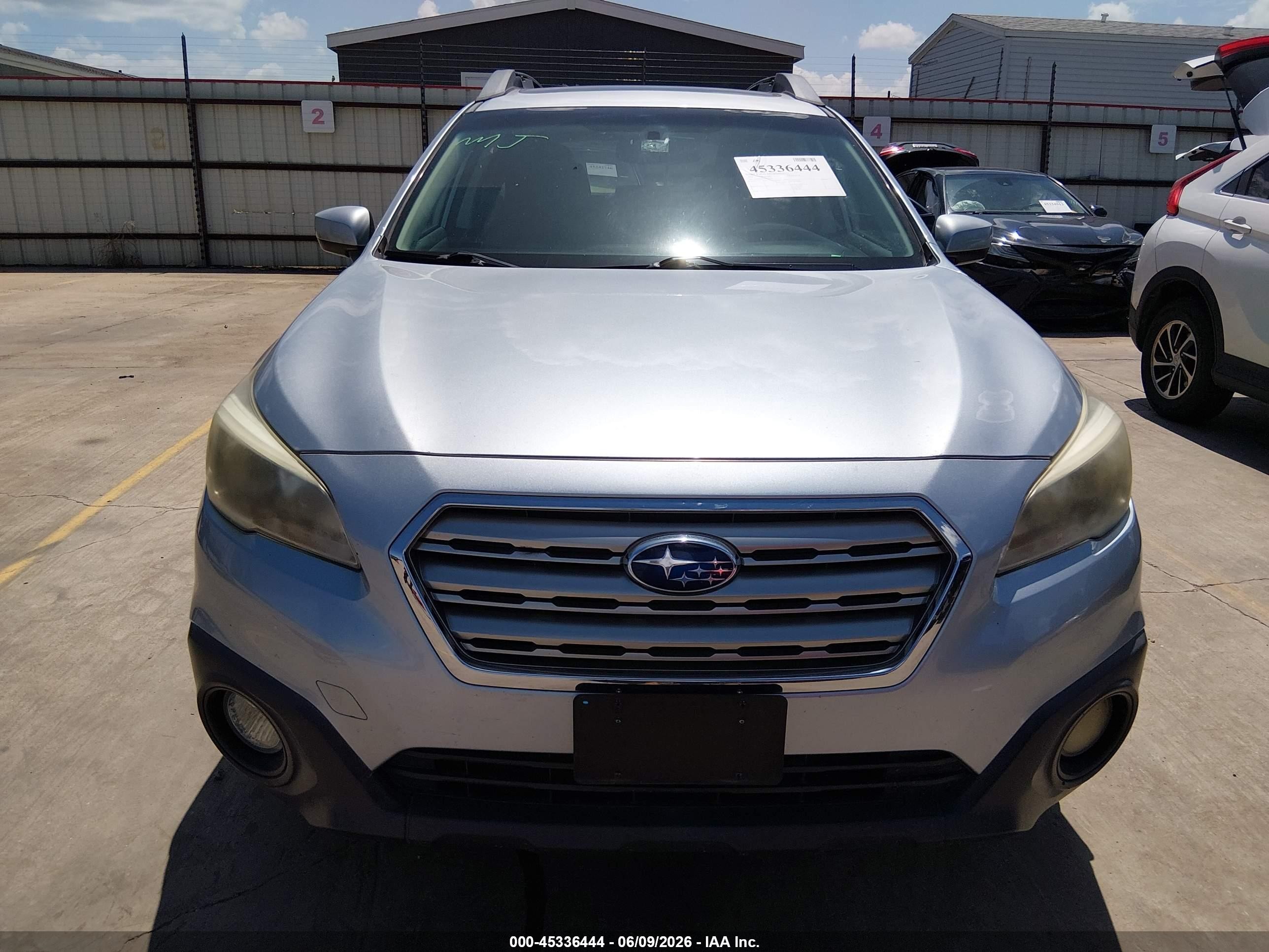 2015 Subaru Outback 2.5i Premium Silver vin: 4S4BSBDC2F3276833