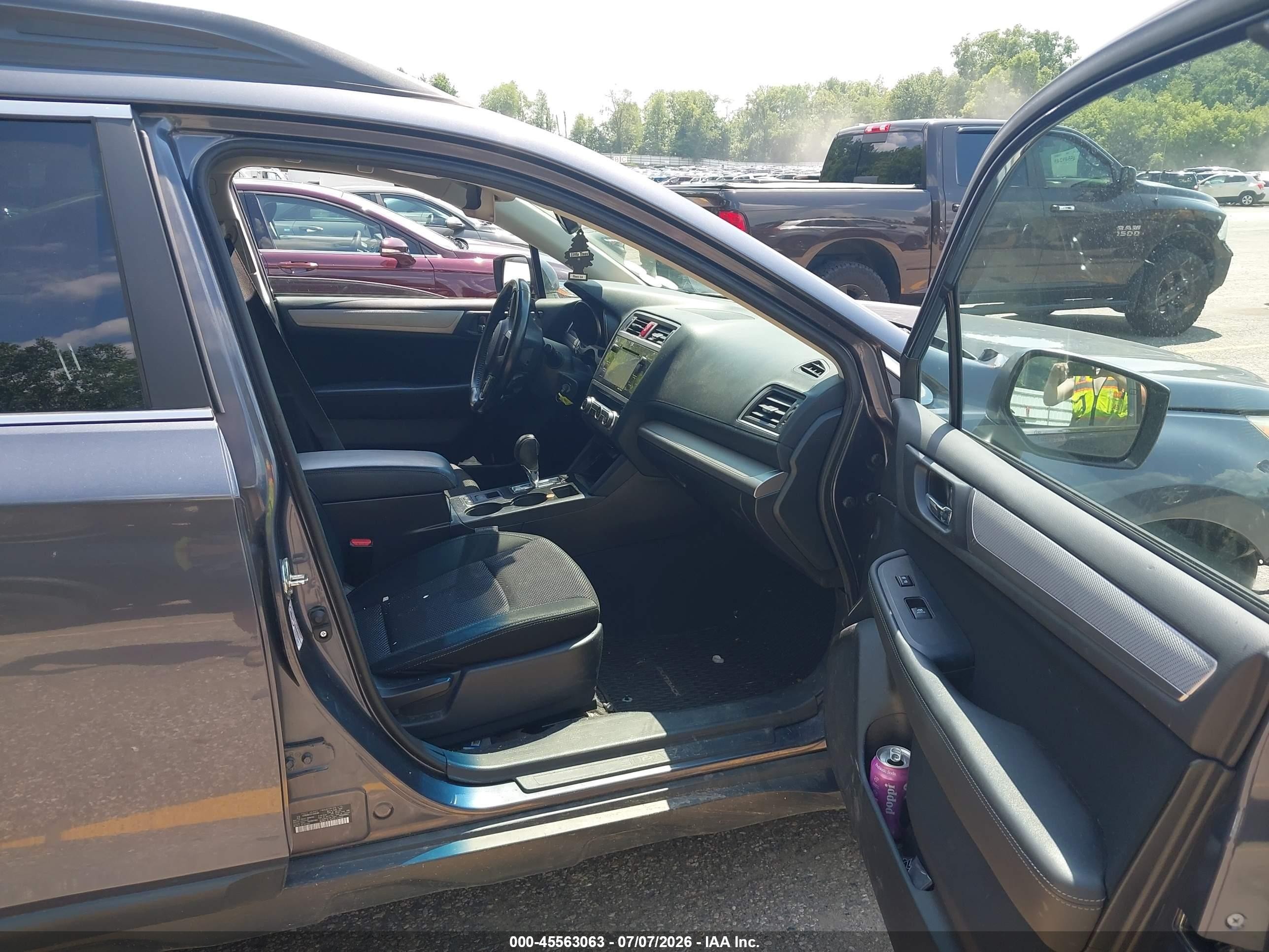 2015 Subaru Outback 2.5i Premium Gray vin: 4S4BSBDC2F3356360