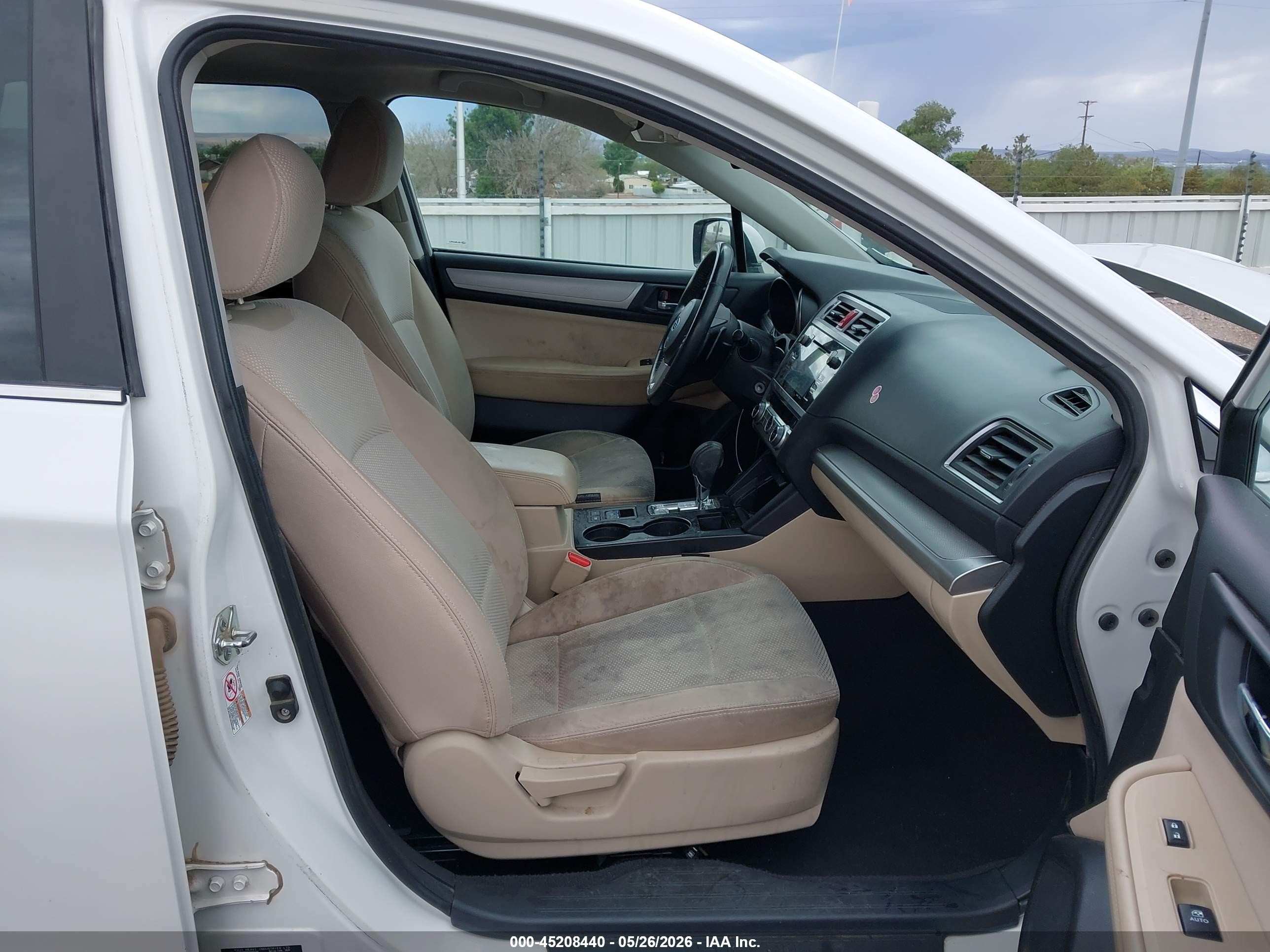 2015 Subaru Outback 2.5i Premium White vin: 4S4BSBDC3F3349742