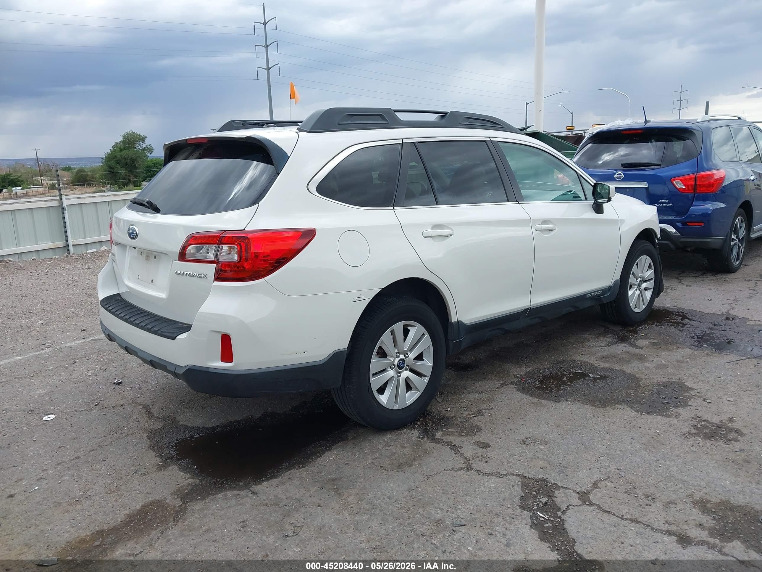2015 Subaru Outback 2.5i Premium White vin: 4S4BSBDC3F3349742