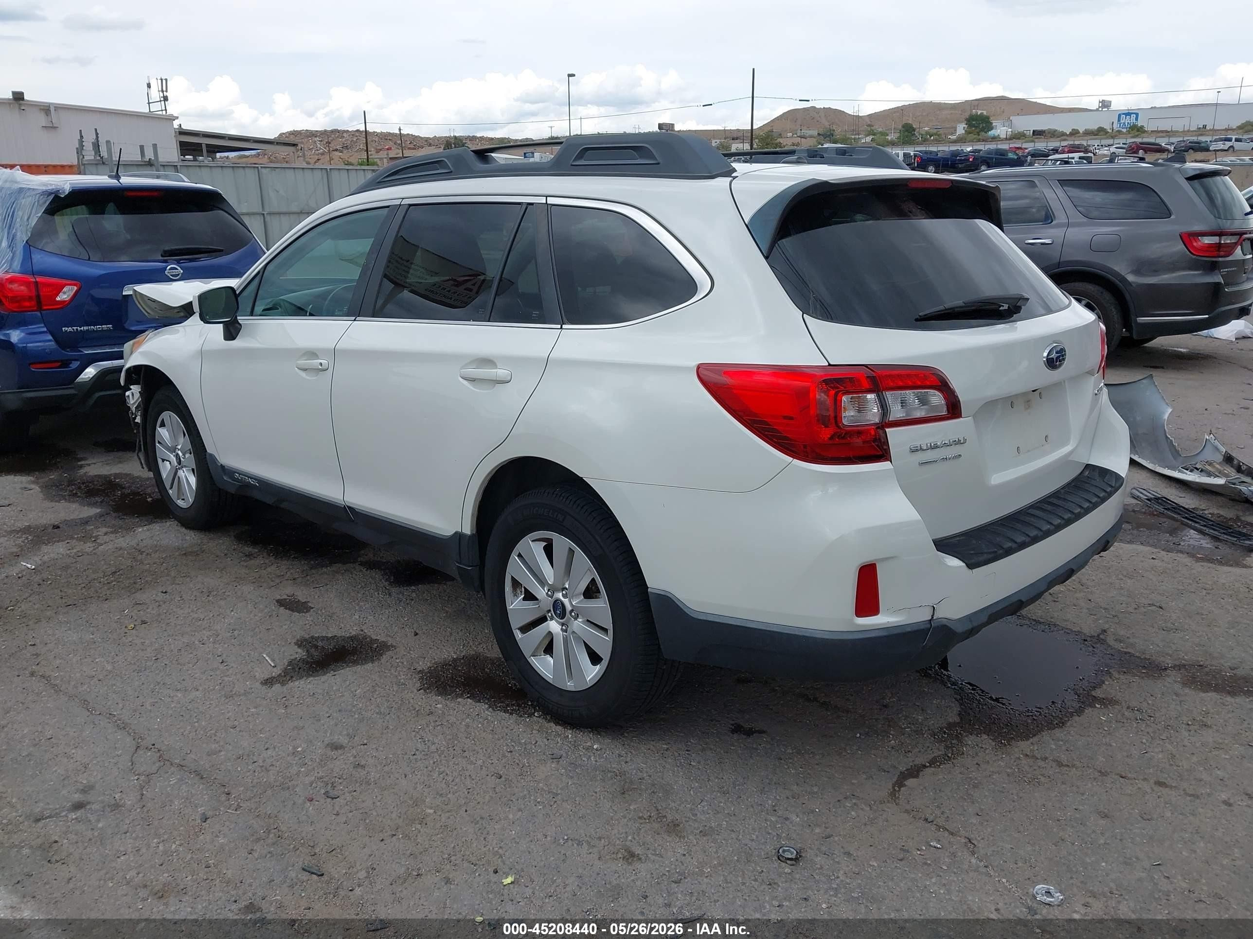 2015 Subaru Outback 2.5i Premium White vin: 4S4BSBDC3F3349742