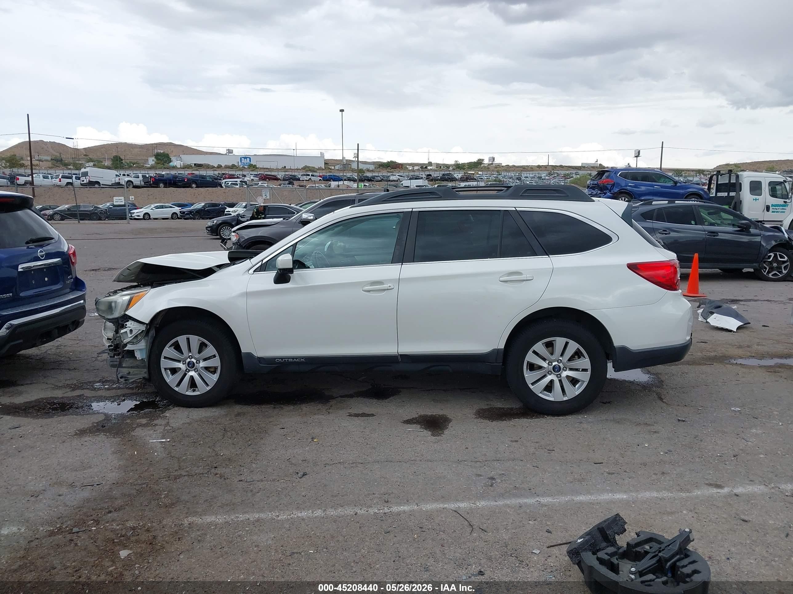 2015 Subaru Outback 2.5i Premium White vin: 4S4BSBDC3F3349742