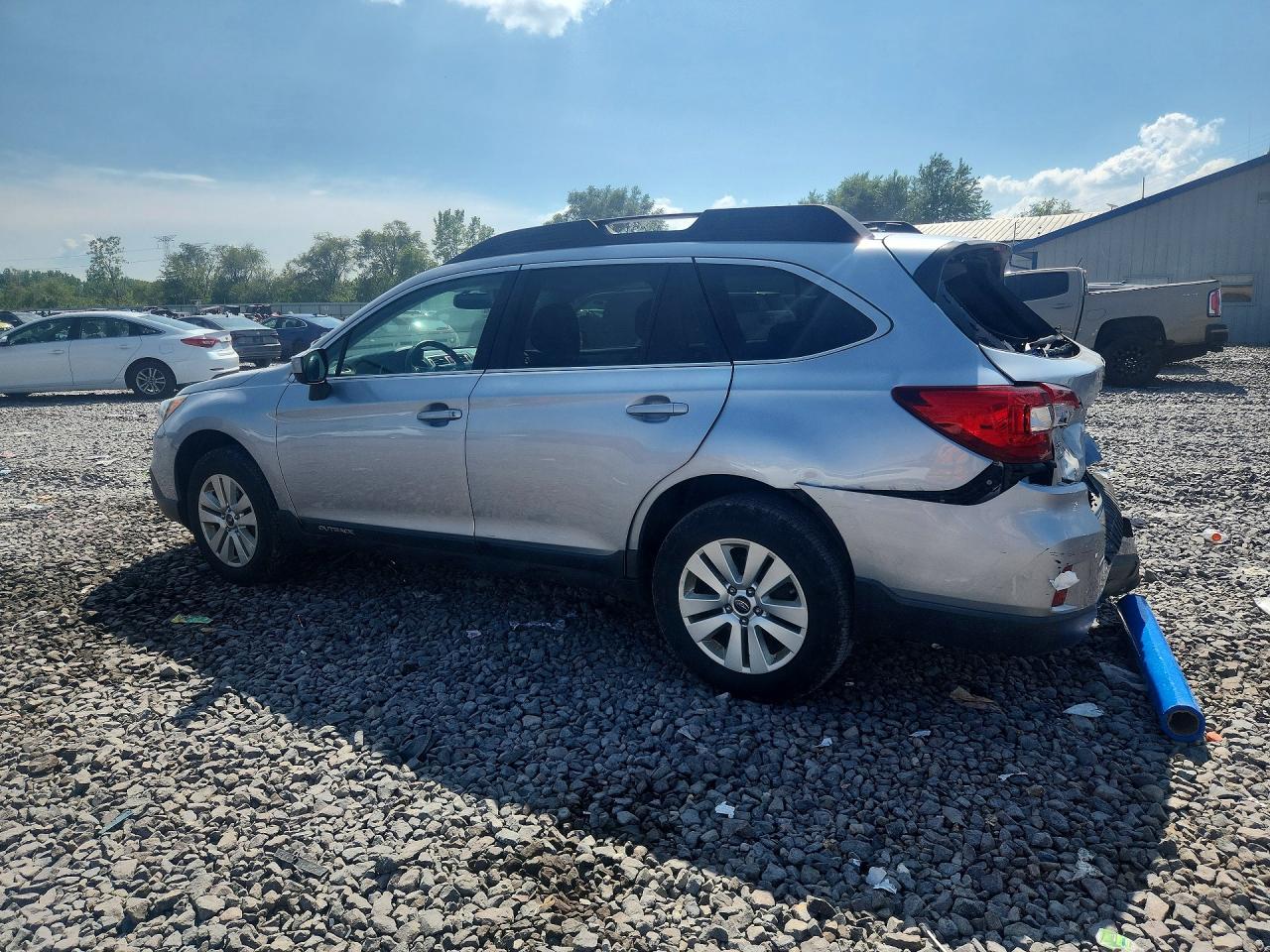 2015 Subaru Outback 2.5i Premium Silver vin: 4S4BSBDC5F3240442
