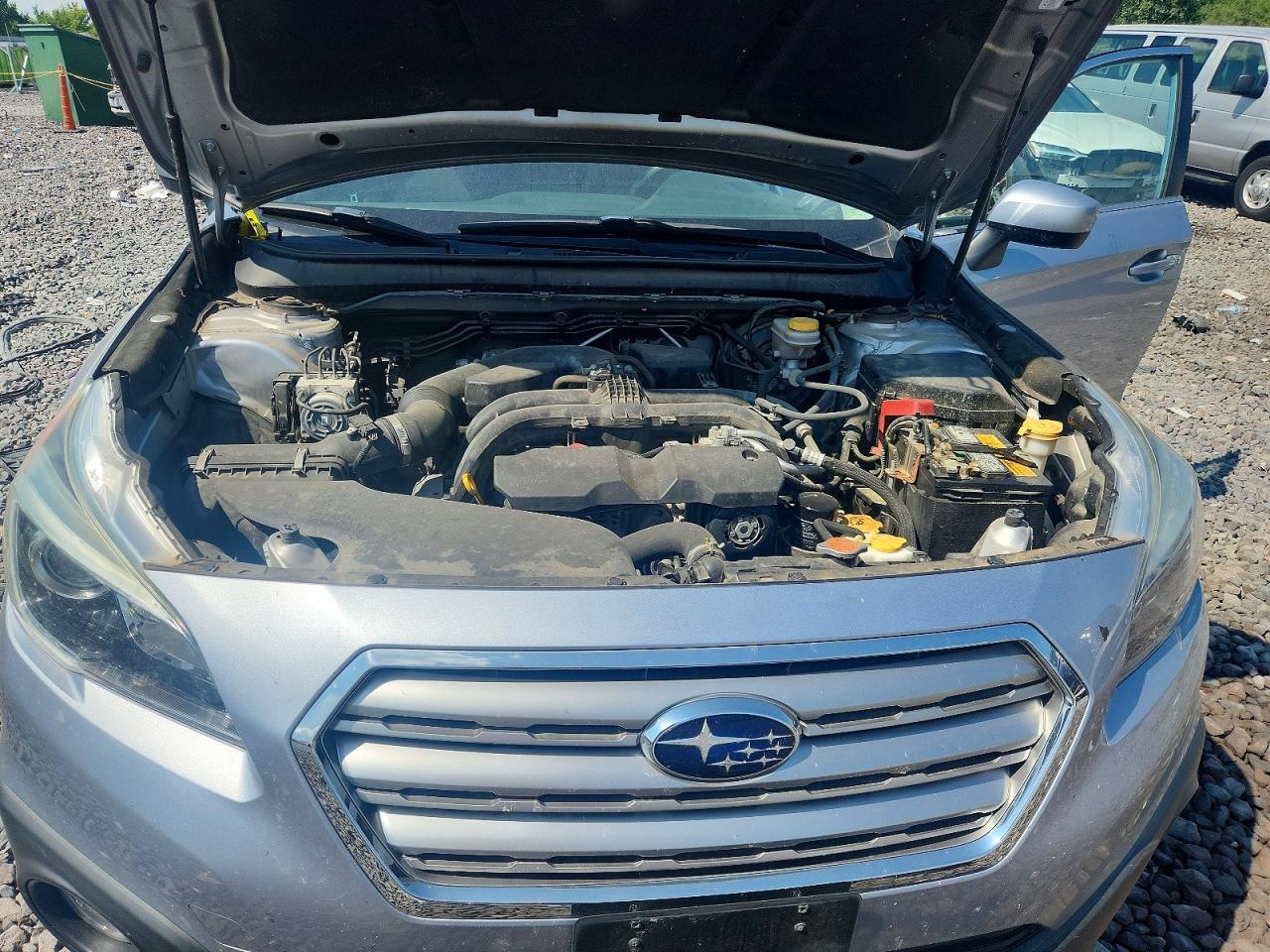 2015 Subaru Outback 2.5i Premium Silver vin: 4S4BSBDC5F3240442
