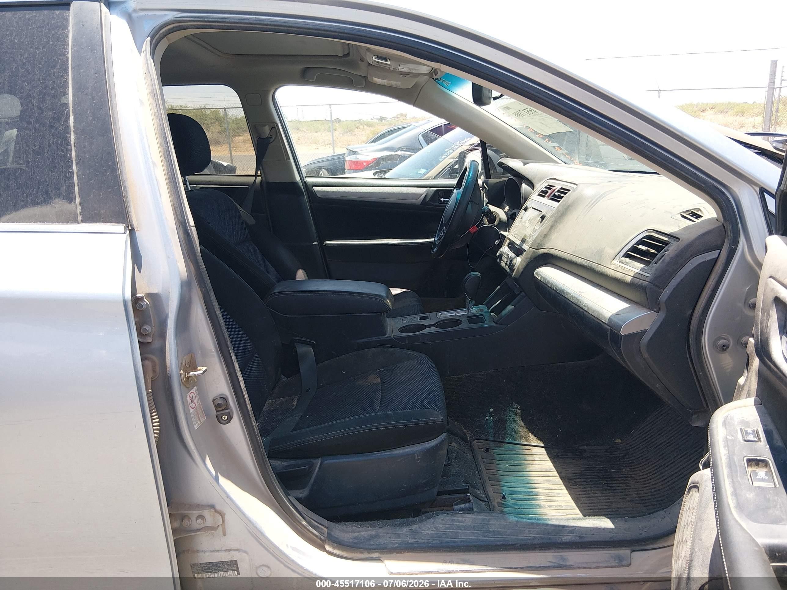 2015 Subaru Outback 2.5i Premium Silver vin: 4S4BSBDCXF3244860