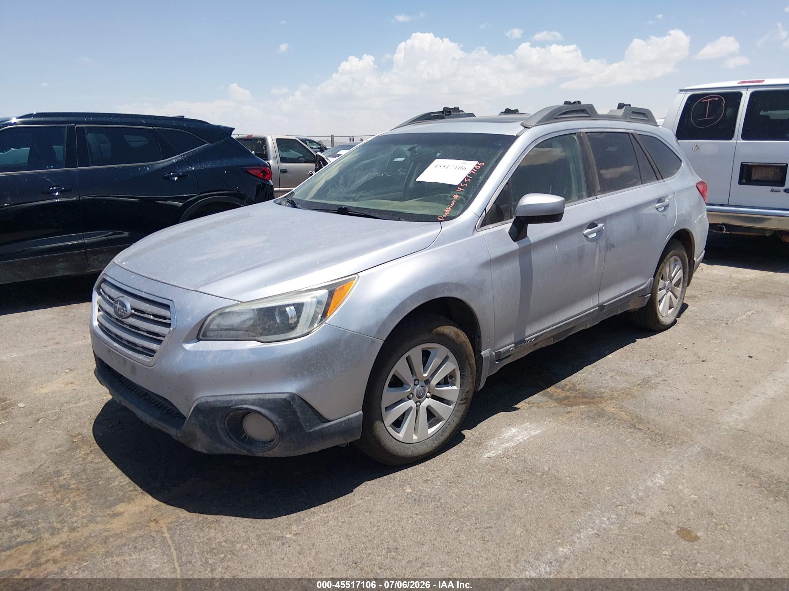 2015 Subaru Outback 2.5i Premium Silver vin: 4S4BSBDCXF3244860