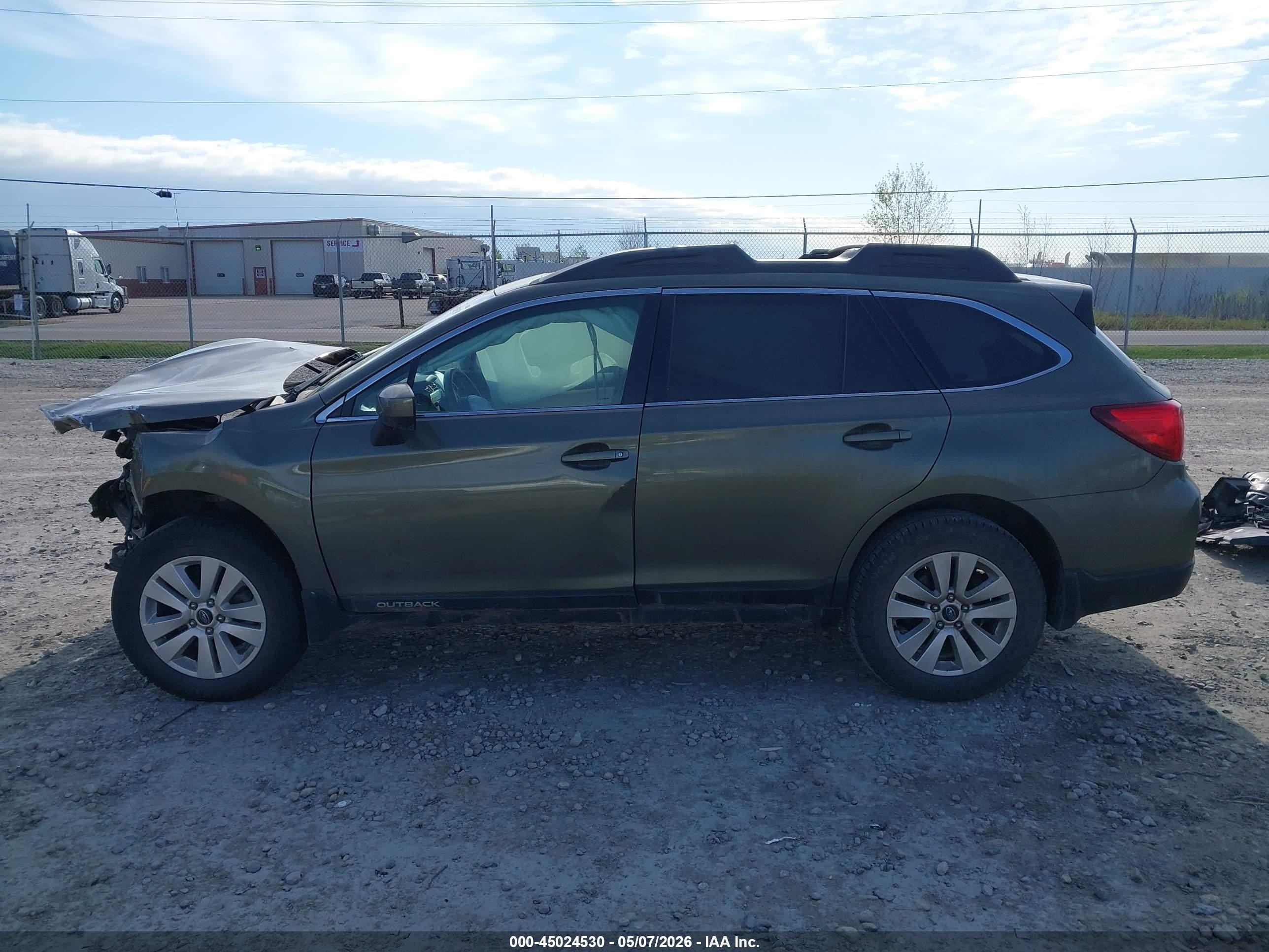 2015 Subaru Outback 2.5i Premium Gray vin: 4S4BSBEC2F3267936