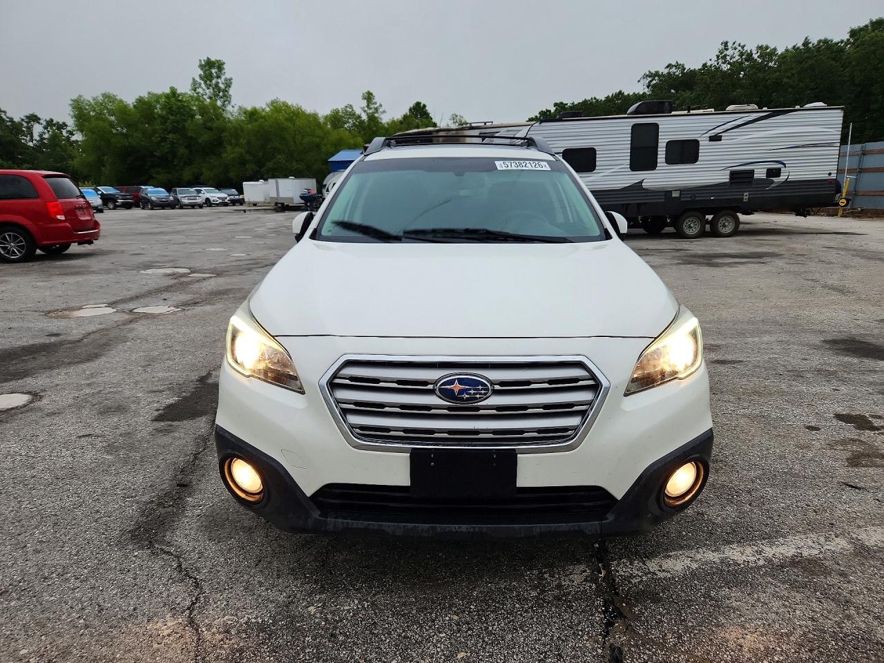 2015 Subaru Outback 2.5i Premium White vin: 4S4BSBEC4F3233772