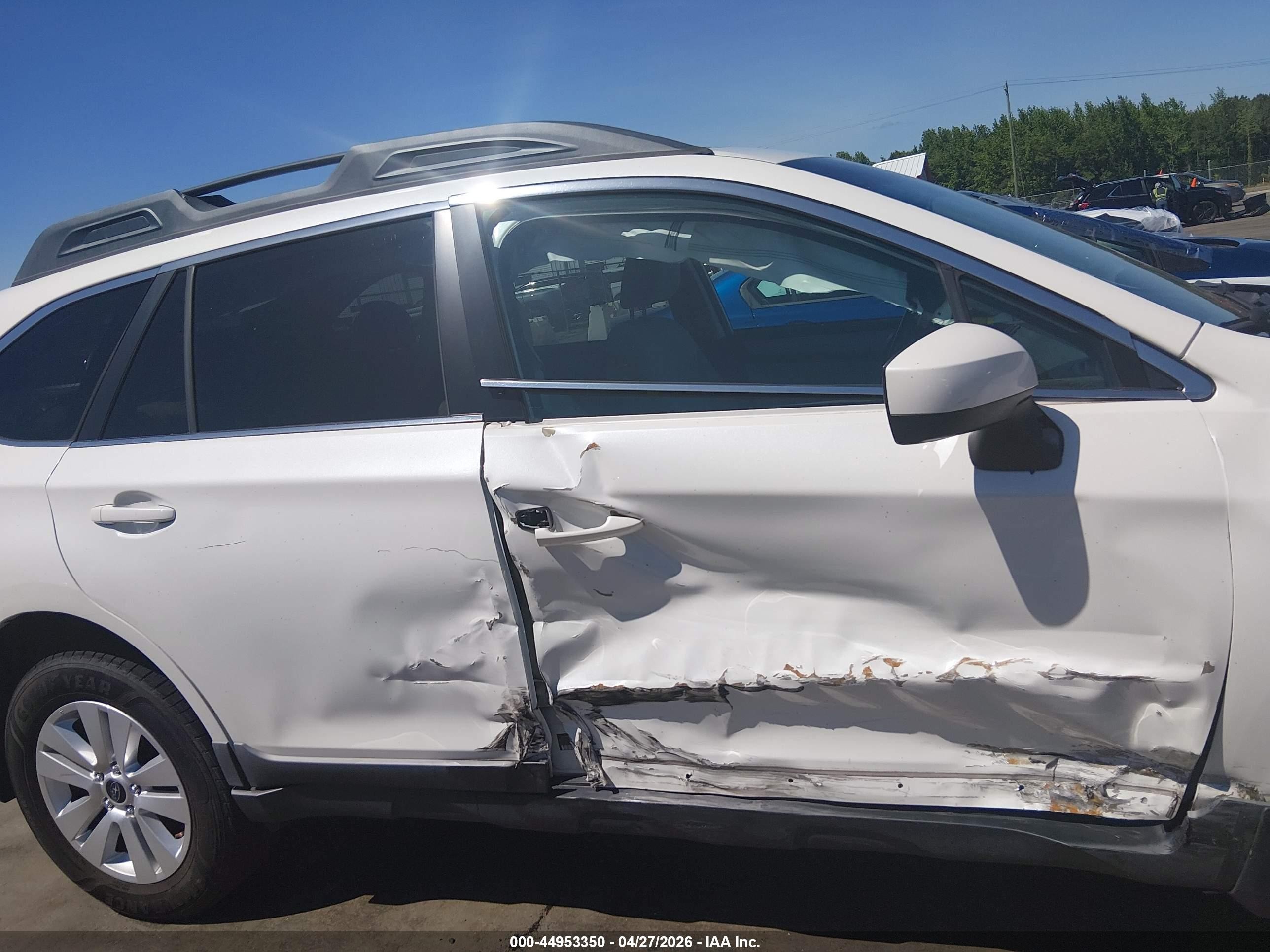 2015 Subaru Outback 2.5i Premium Белый vin: 4S4BSBEC8F3319361
