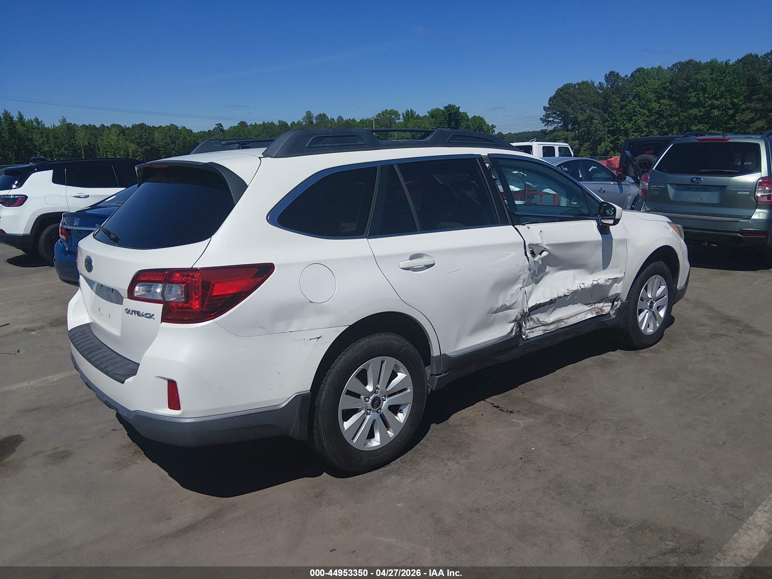 2015 Subaru Outback 2.5i Premium Белый vin: 4S4BSBEC8F3319361