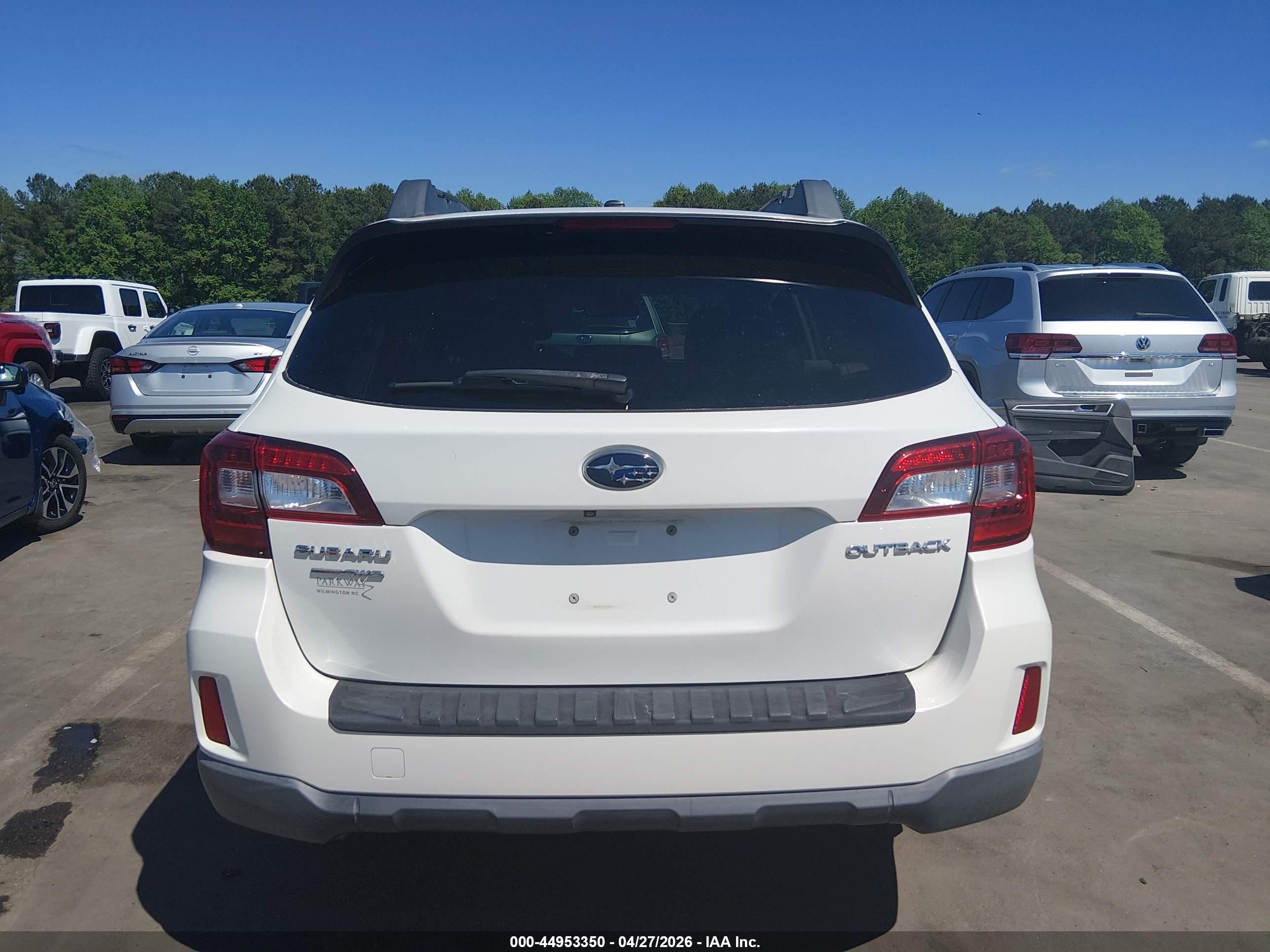 2015 Subaru Outback 2.5i Premium Белый vin: 4S4BSBEC8F3319361