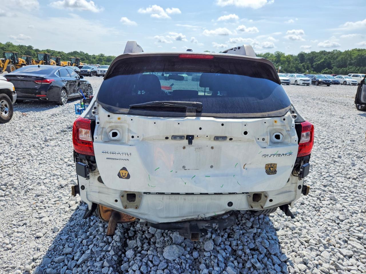 2015 Subaru Outback 2.5i Premium White vin: 4S4BSBFC2F3290146