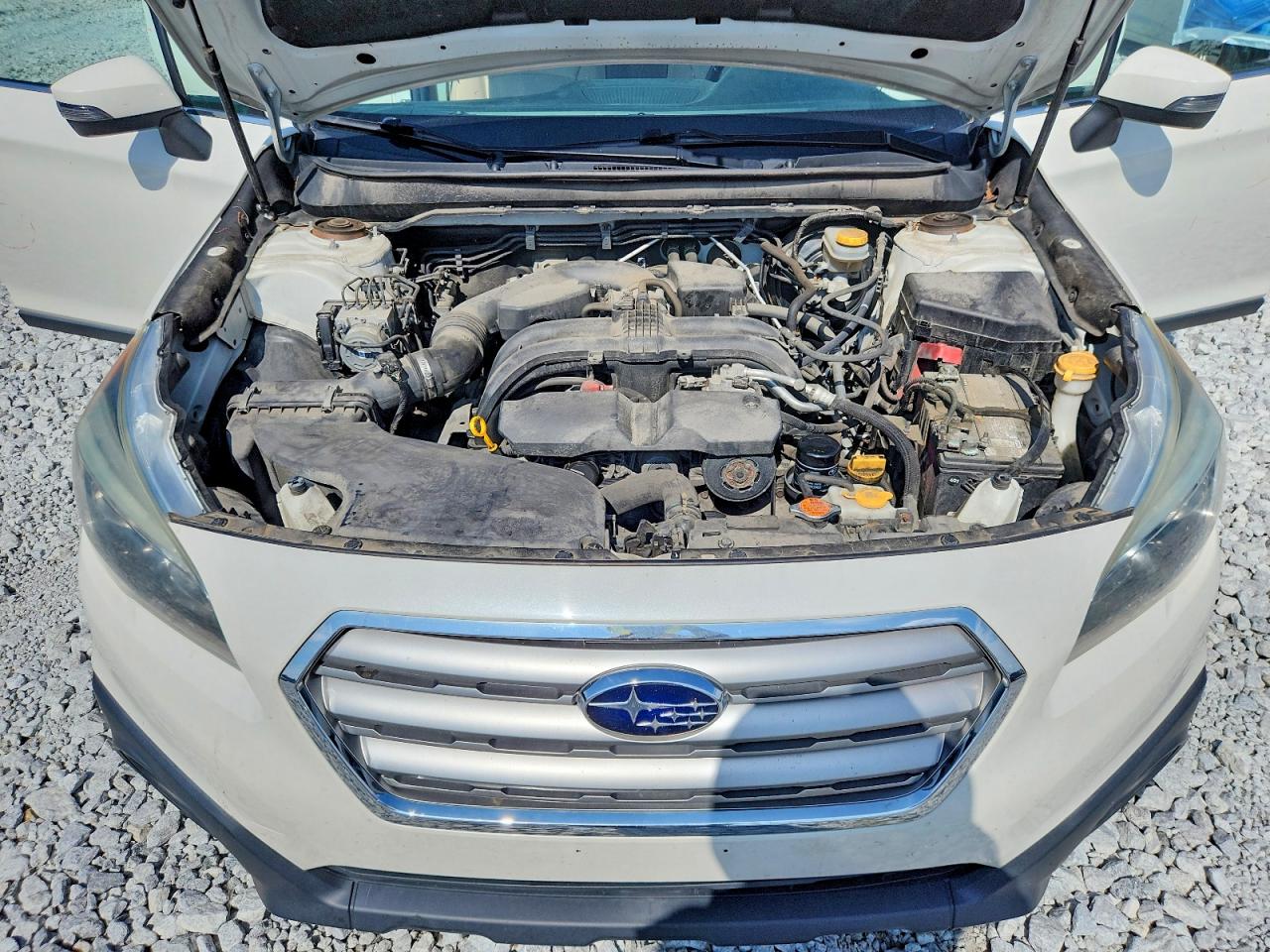 2015 Subaru Outback 2.5i Premium White vin: 4S4BSBFC2F3290146